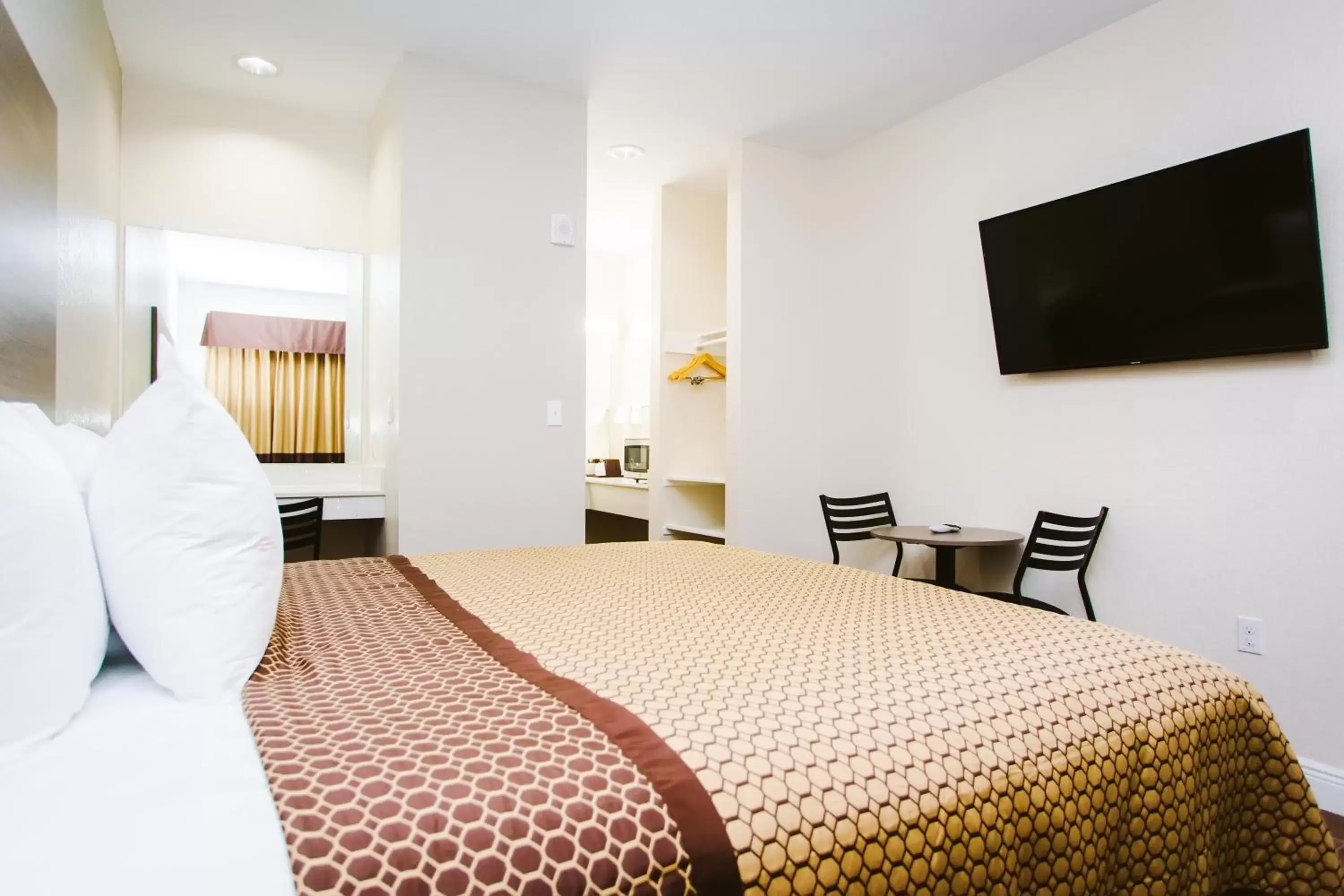 Bed in scottish inn & suites Bed in scottish inn & suites