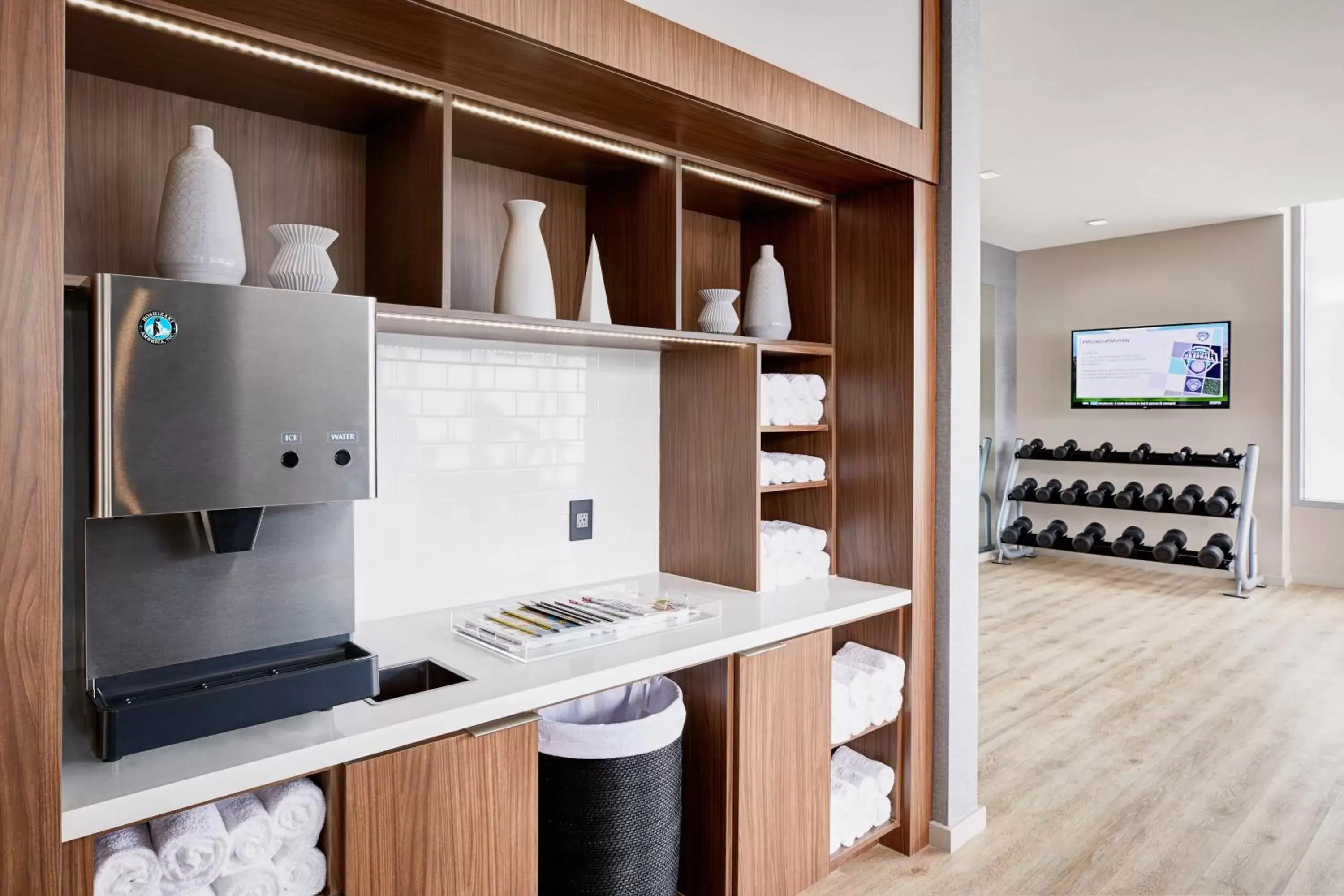 Fitness centre/facilities, Kitchen/Kitchenette in AC Hotel by Marriott Raleigh North Hills