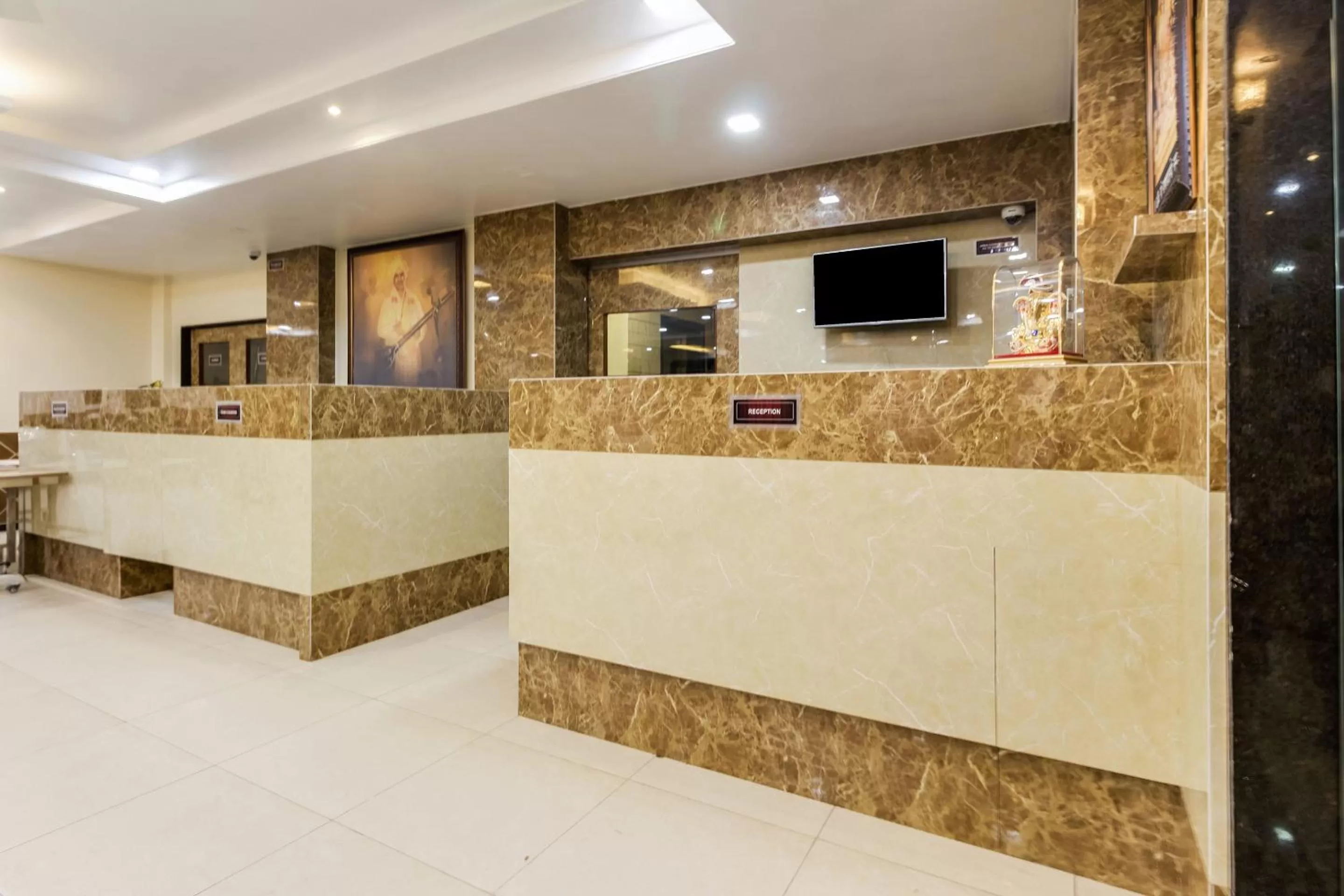 Lobby or reception in Hotel Om Inn - Talegaon Dabhade