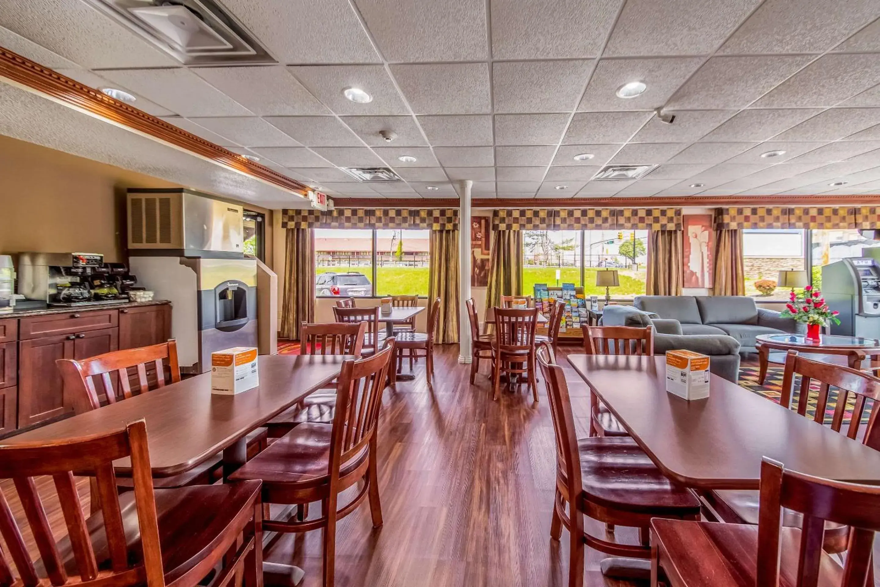 Restaurant/Places to Eat in Econo Lodge Mount Laurel