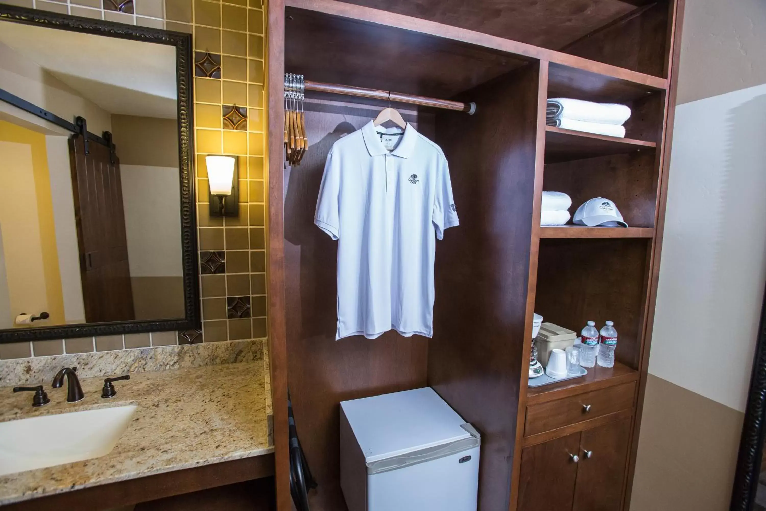 Bathroom in Carlton Oaks Lodge, Ascend Hotel Collection