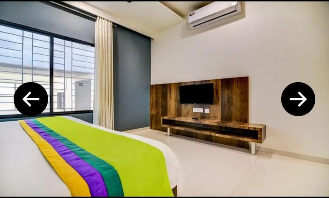 Communal lounge/ TV room, TV/Entertainment Center in Hotel Shree MahaLaxmi inn-Couple Friendly