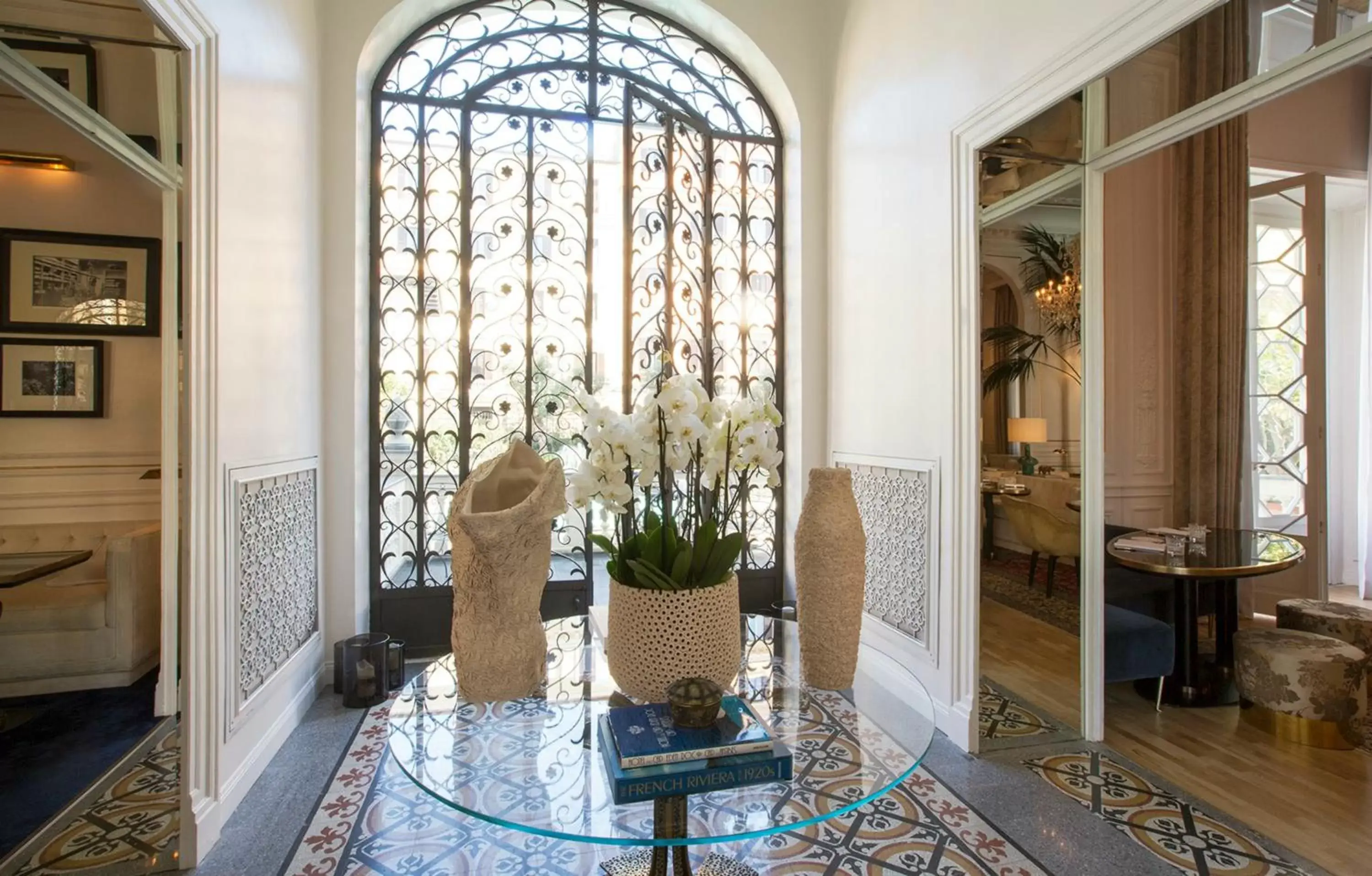 Communal lounge/ TV room in Palazzo Dama - Preferred Hotels & Resorts