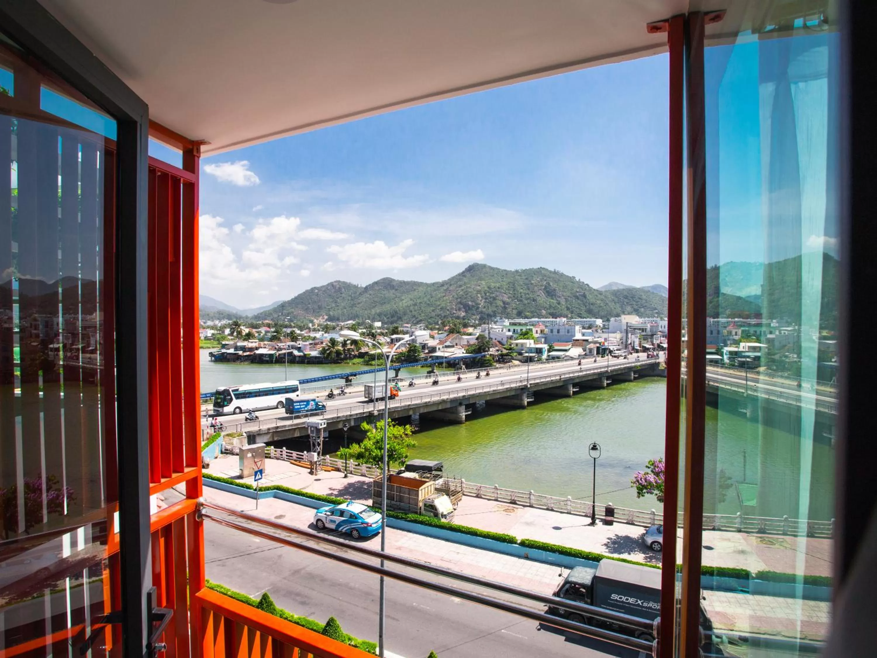 Moonlight Bay Hotel & Apartment