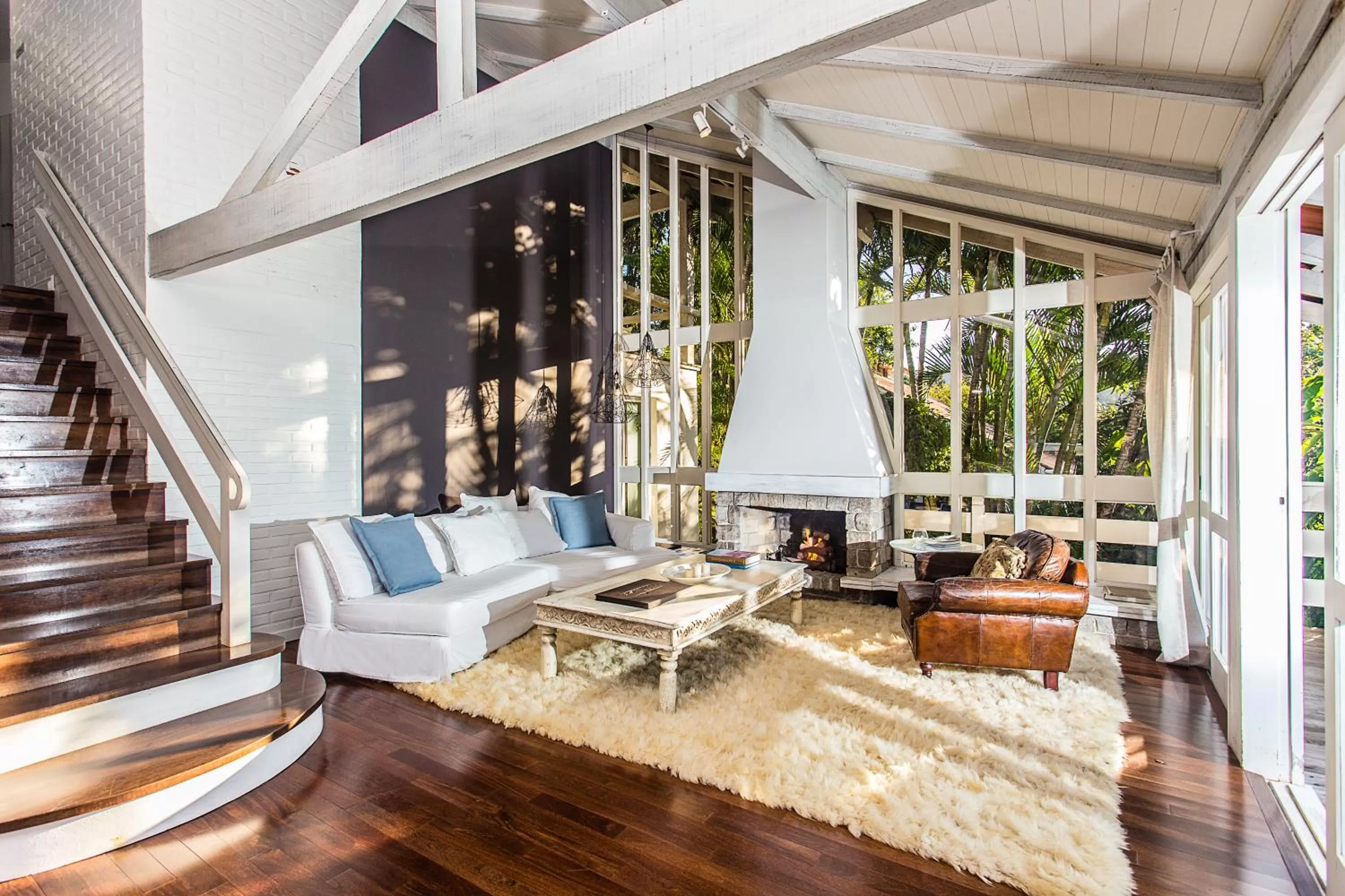 Communal lounge/ TV room in Felissimo Exclusive Hotel