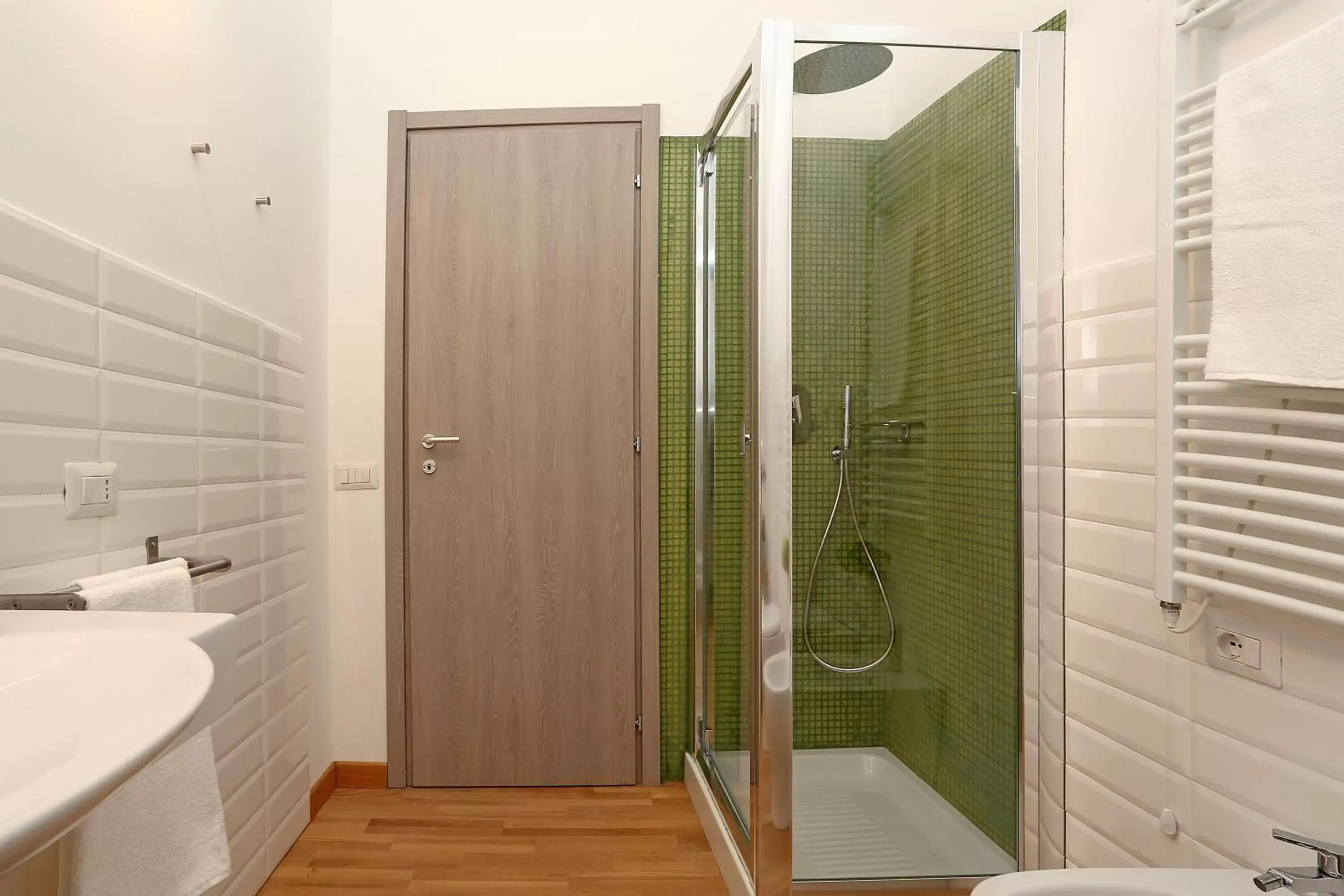 Shower, Bathroom in Belsiana 7 Central