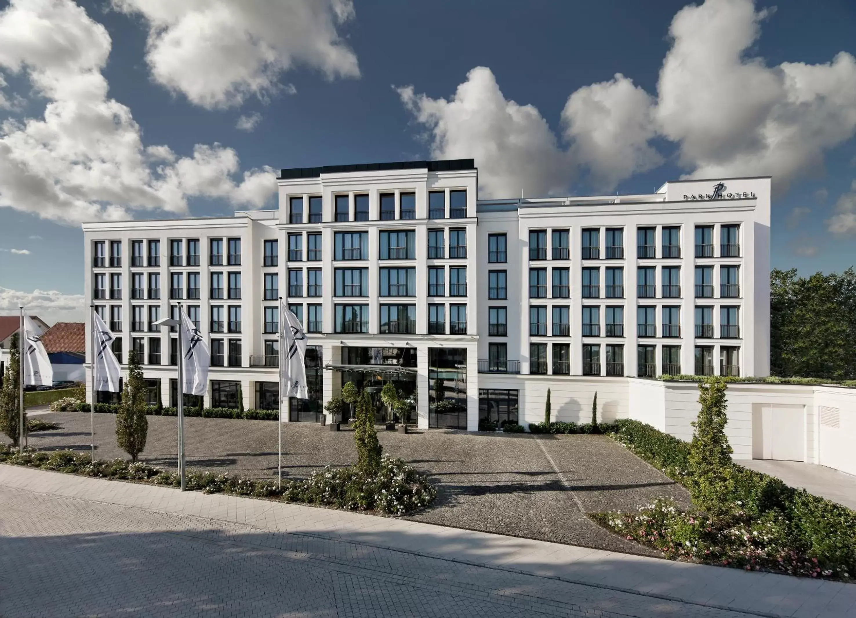 Facade/entrance, Property Building in Parkhotel Stuttgart Messe-Airport