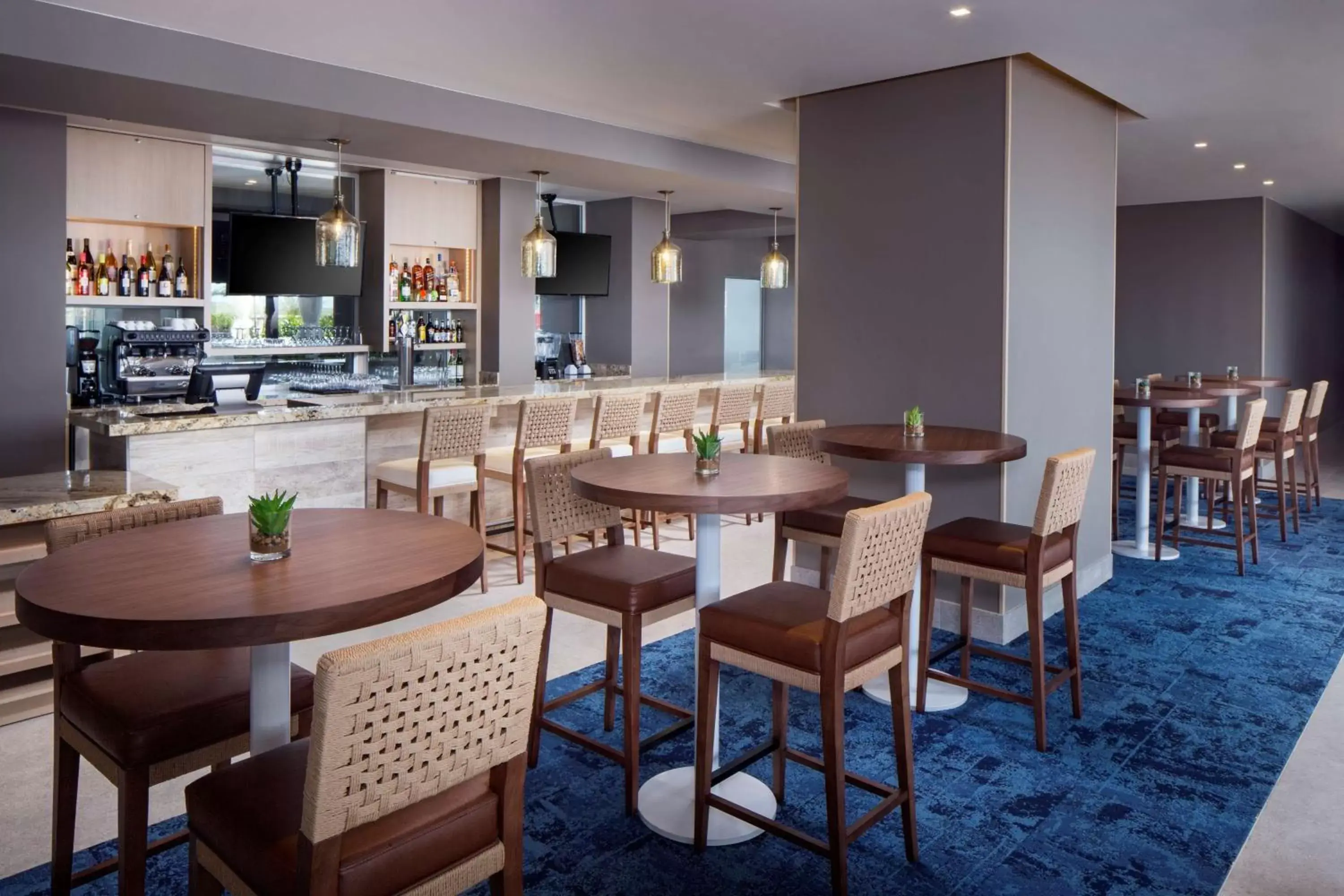 Lounge or bar, Restaurant/Places to Eat in Hyatt Place Aruba Airport