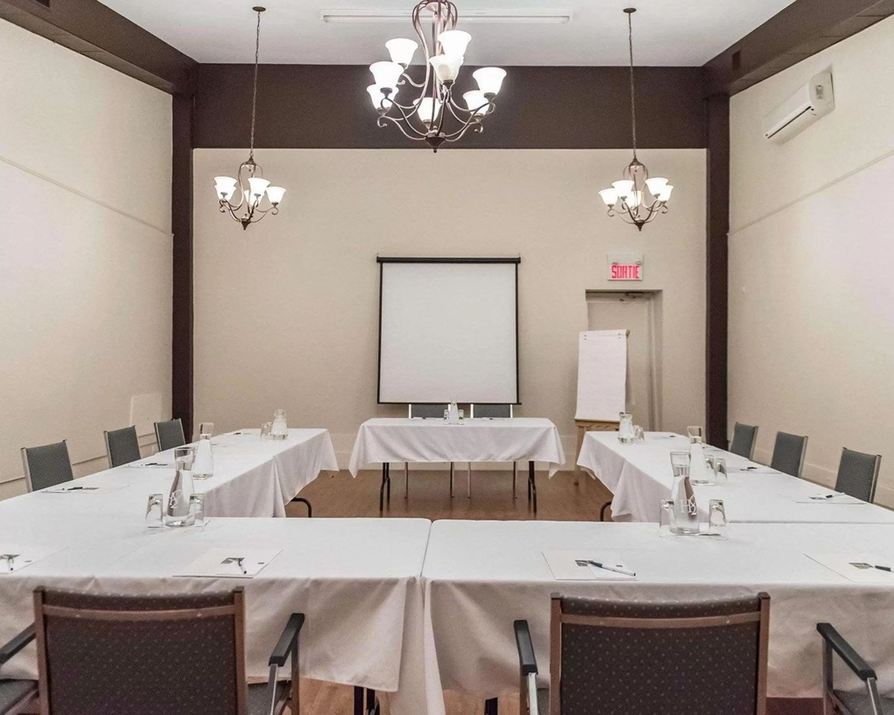 On site in Quality Inn Mont-Laurier