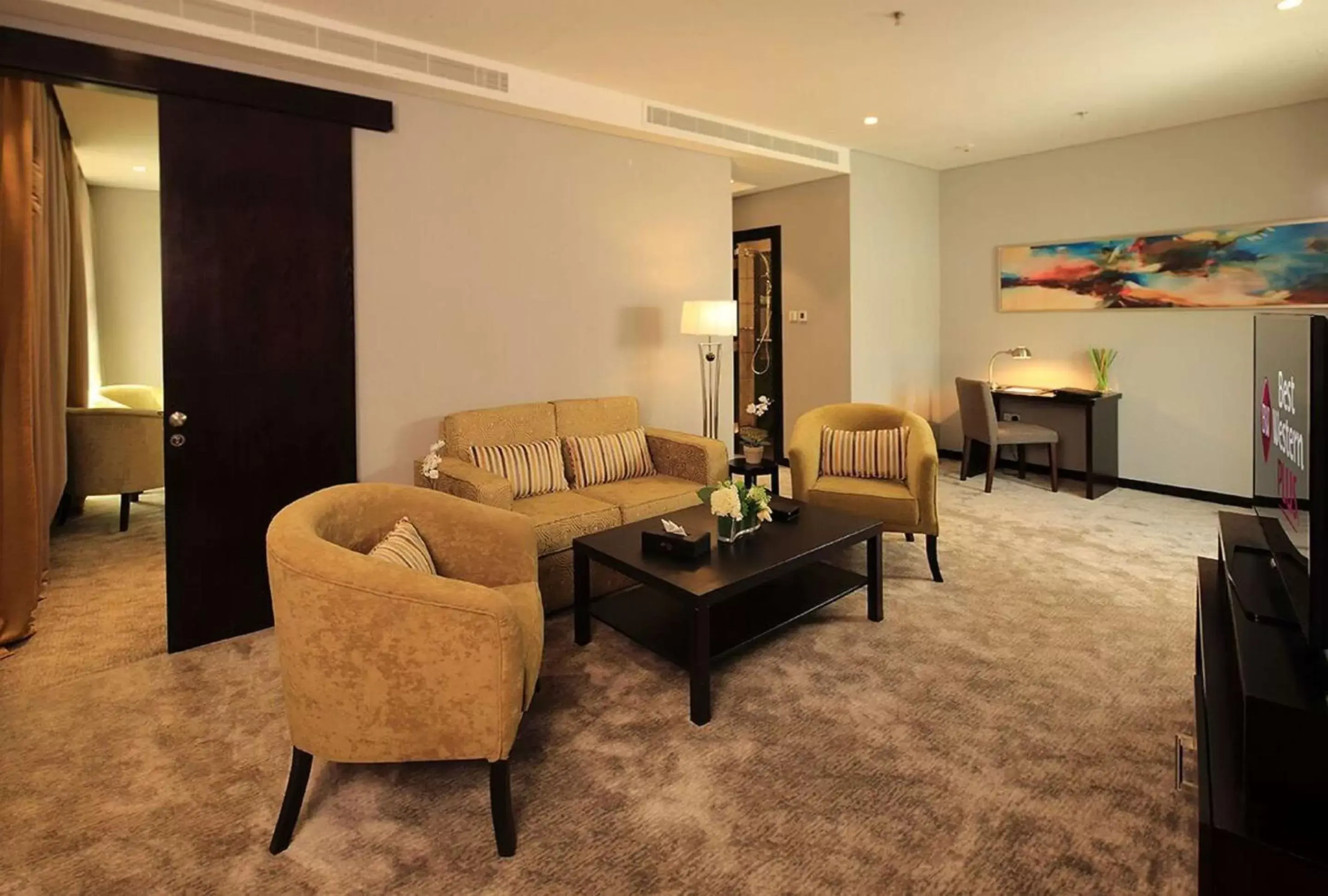 Photo of the whole room in Best Western Plus Fursan Photo of the whole room in Best Western Plus Fursan
