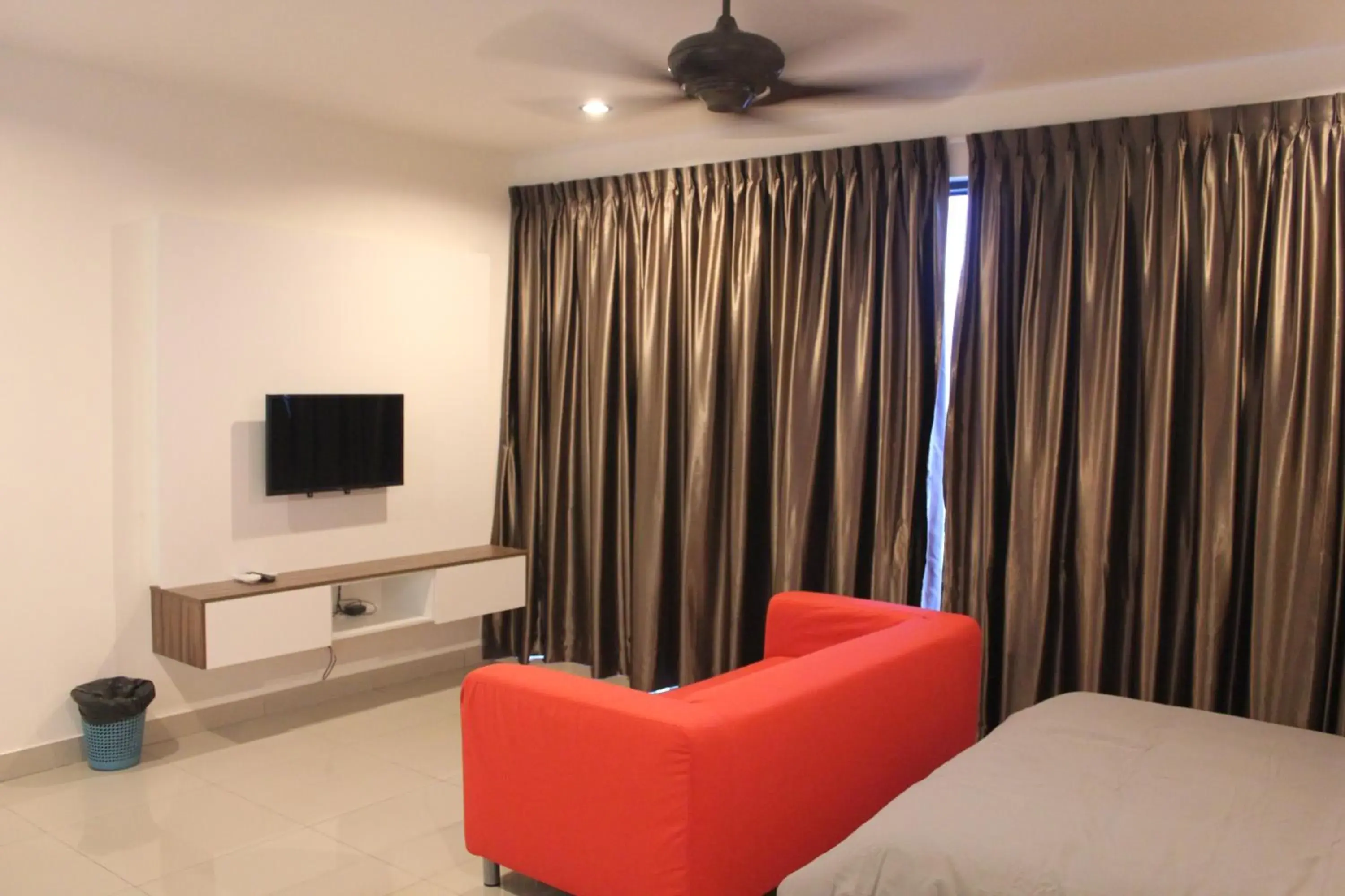 Deluxe Queen Room in De Houz @ Setia Alam Trefoil Homestay