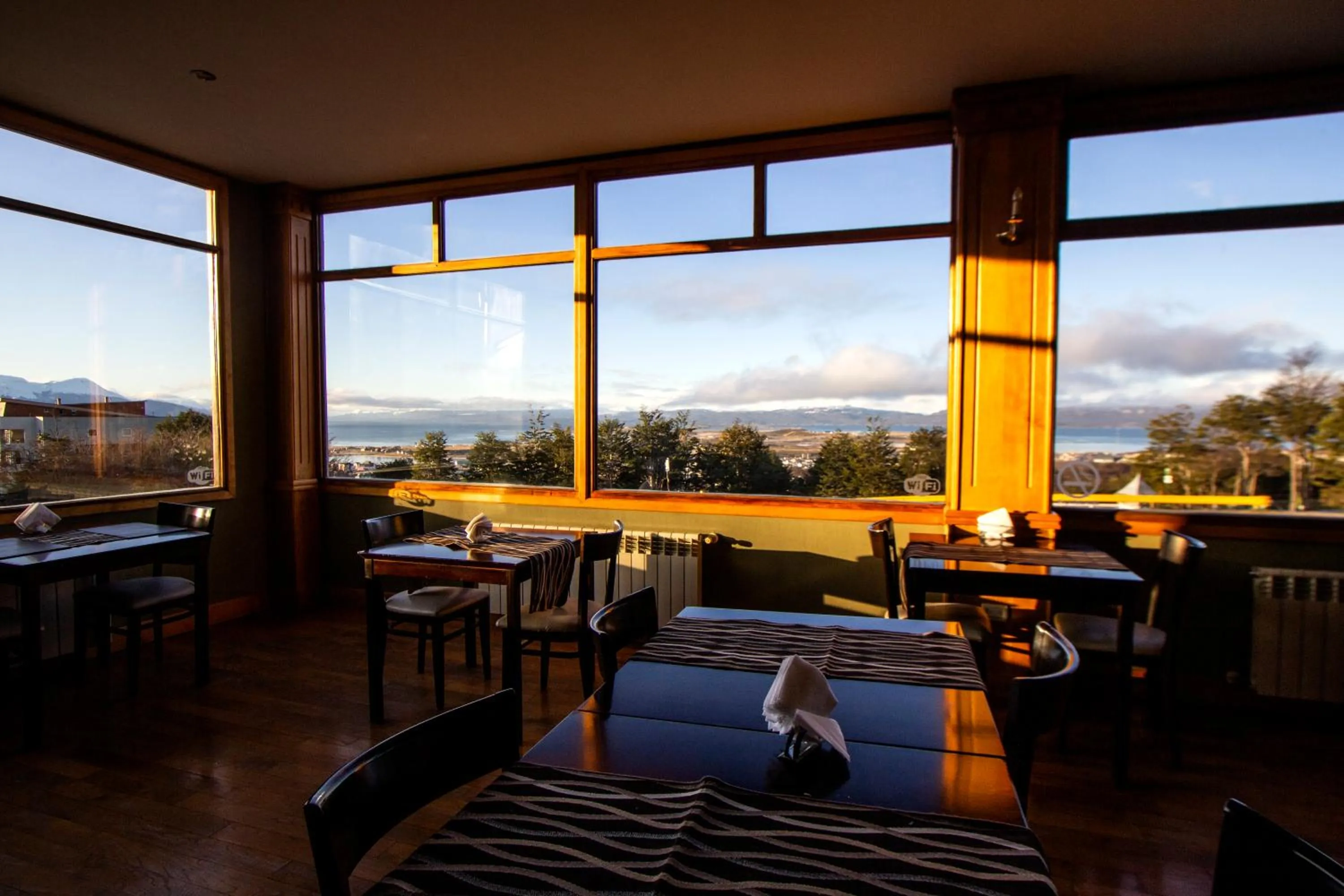 Restaurant/places to eat in Altos Ushuaia Hotel & Resto