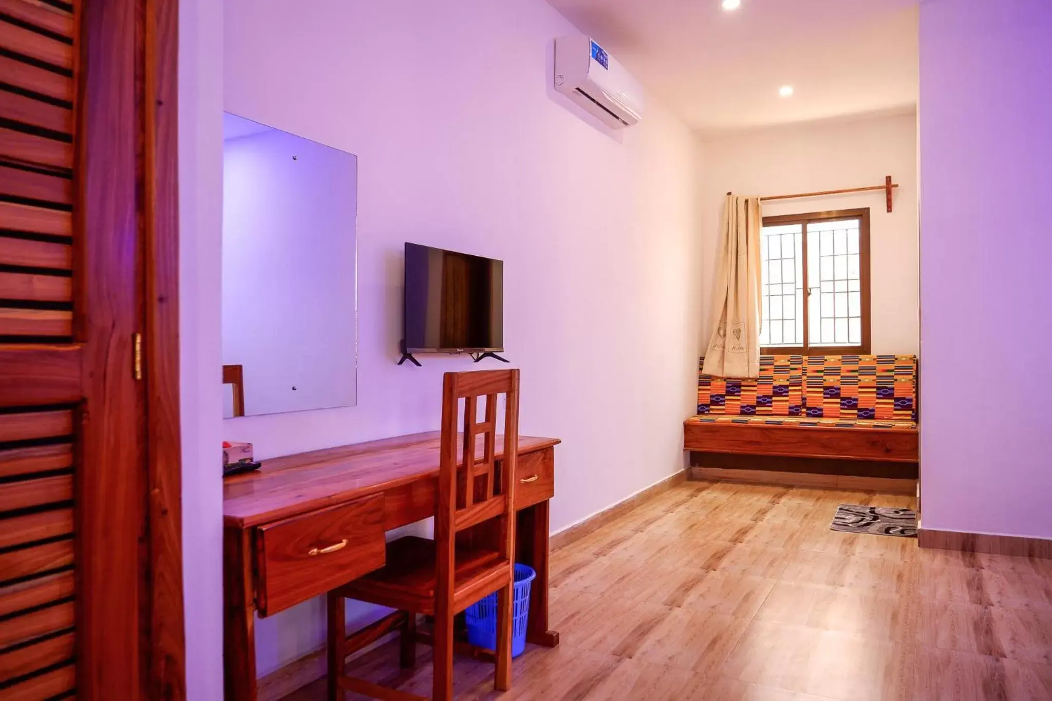 TV and multimedia, Bed in Nungwi Heritage Resort TV and multimedia, Bed in Nungwi Heritage Resort