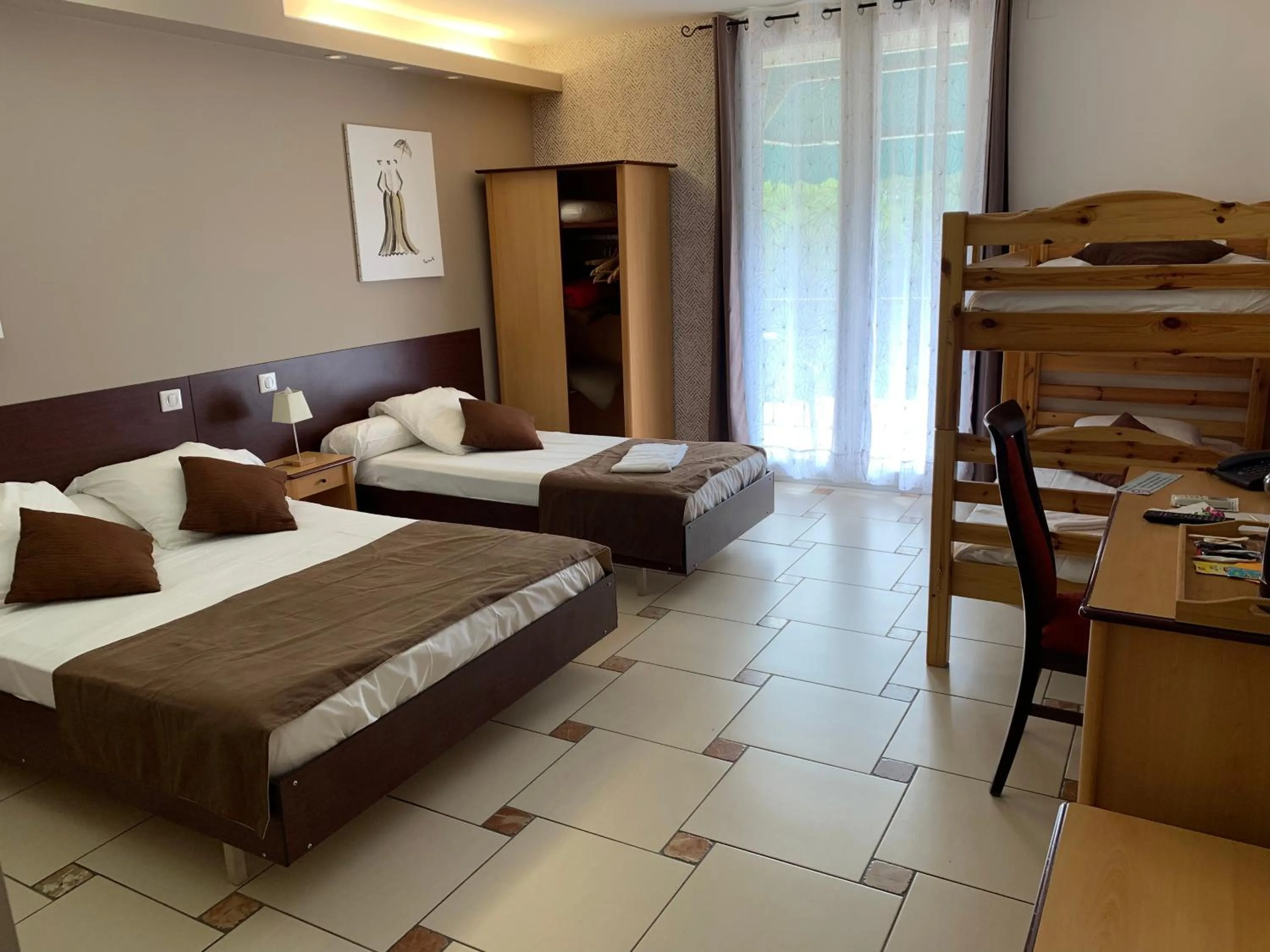 Balcony/Terrace, Bed in Hôtel restaurant Mon Auberge