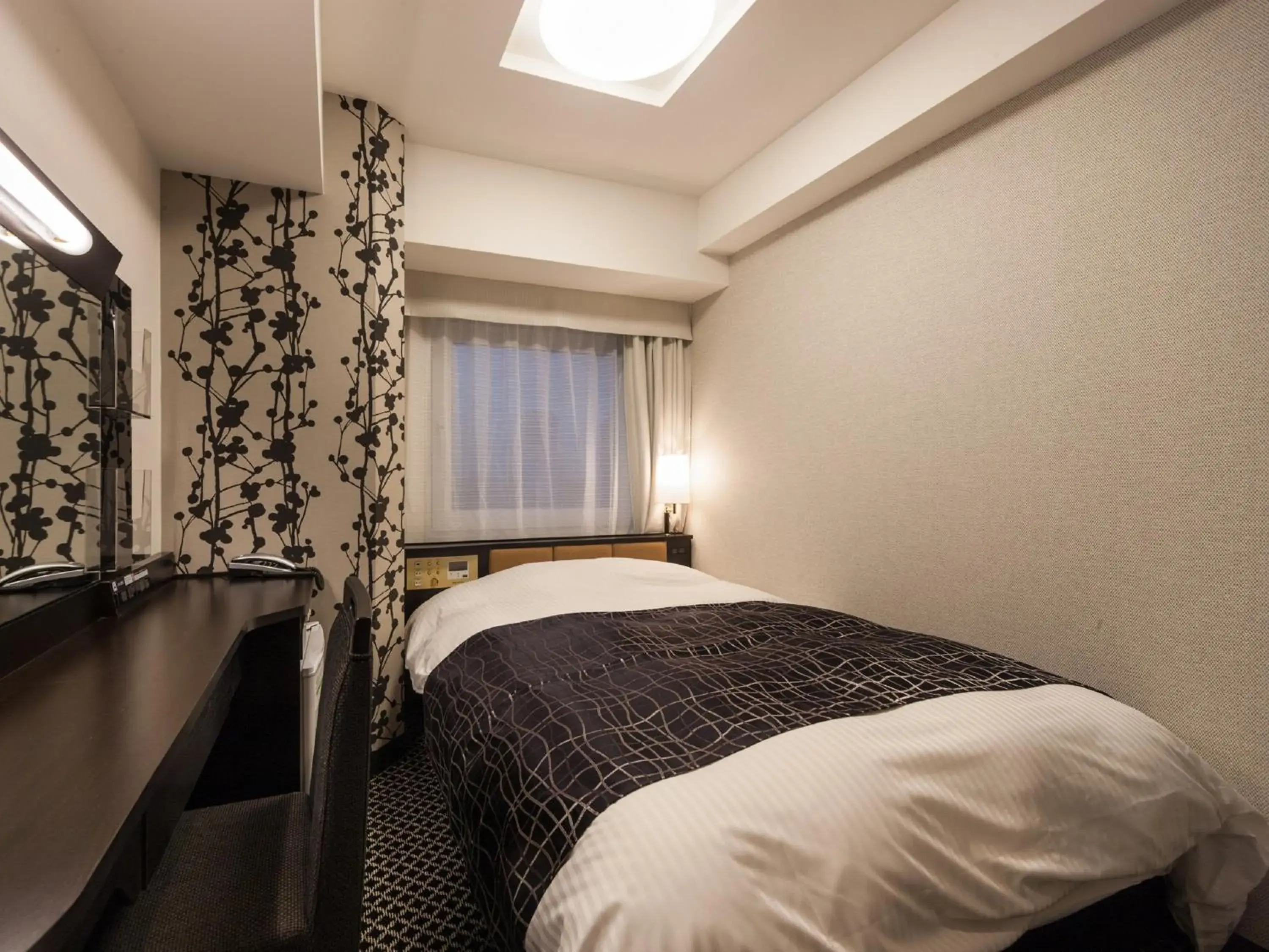 Bed in APA Hotel & Resort Nishishinjuku-Gochome-Eki Tower
