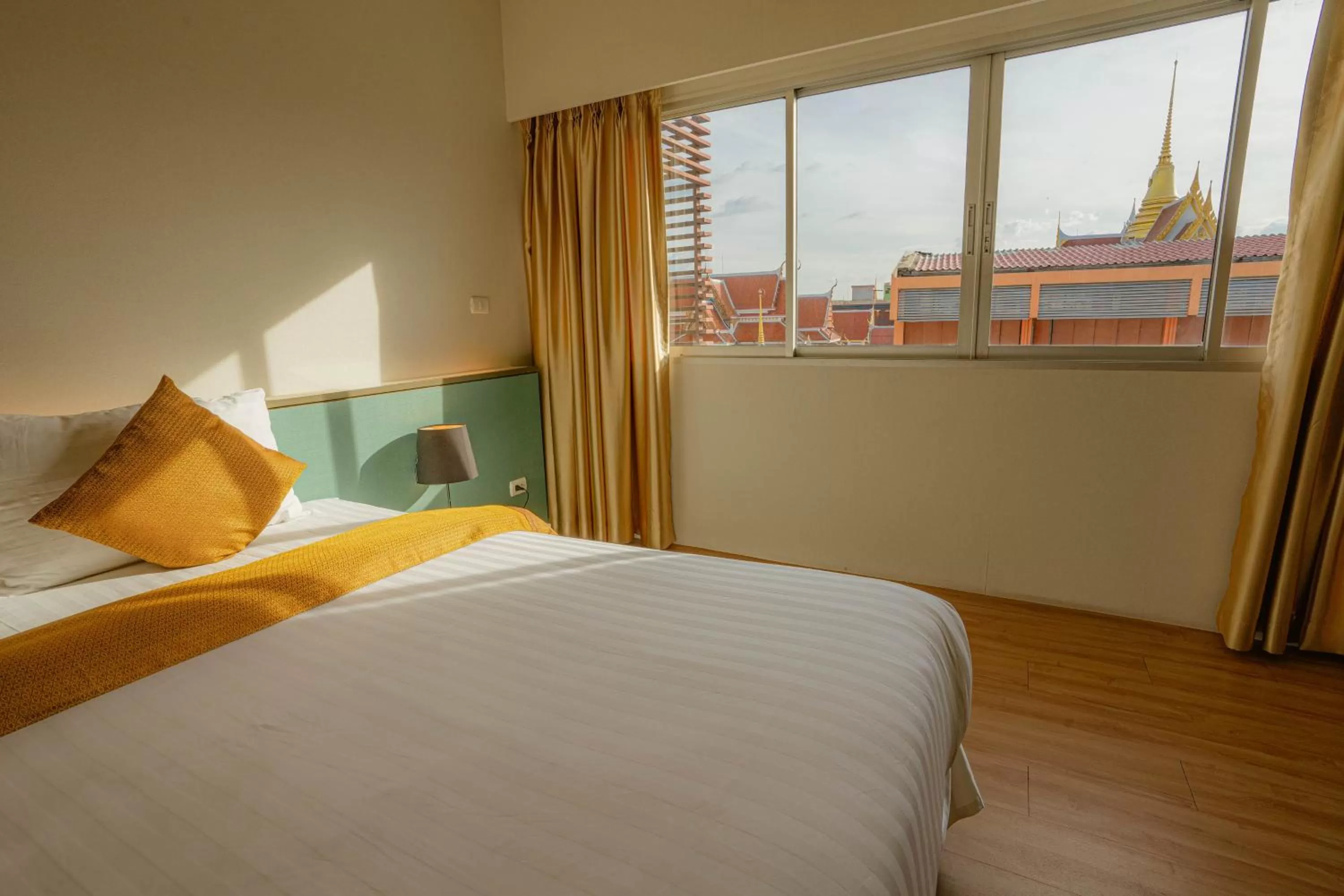 Bedroom, Bed in Peace Land Khaosan