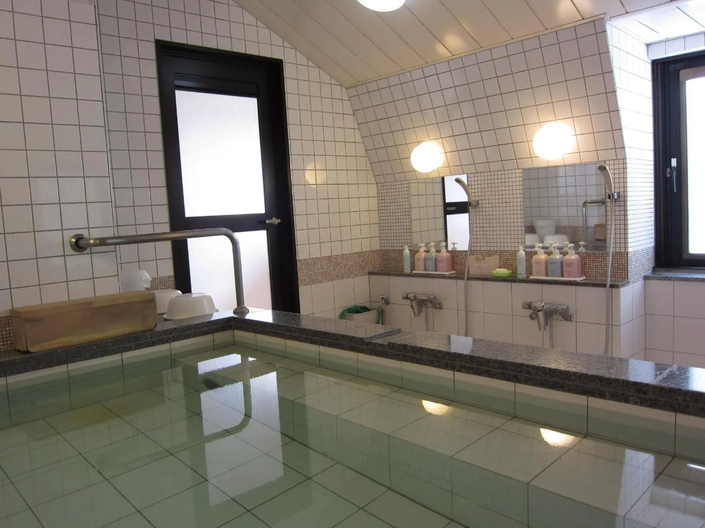 Spa and wellness centre/facilities, Bathroom in Hotel New Station