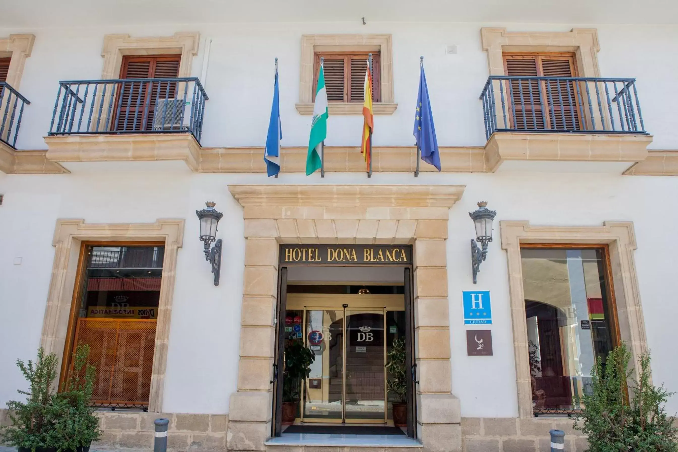 Facade/entrance in Hotel Doña Blanca