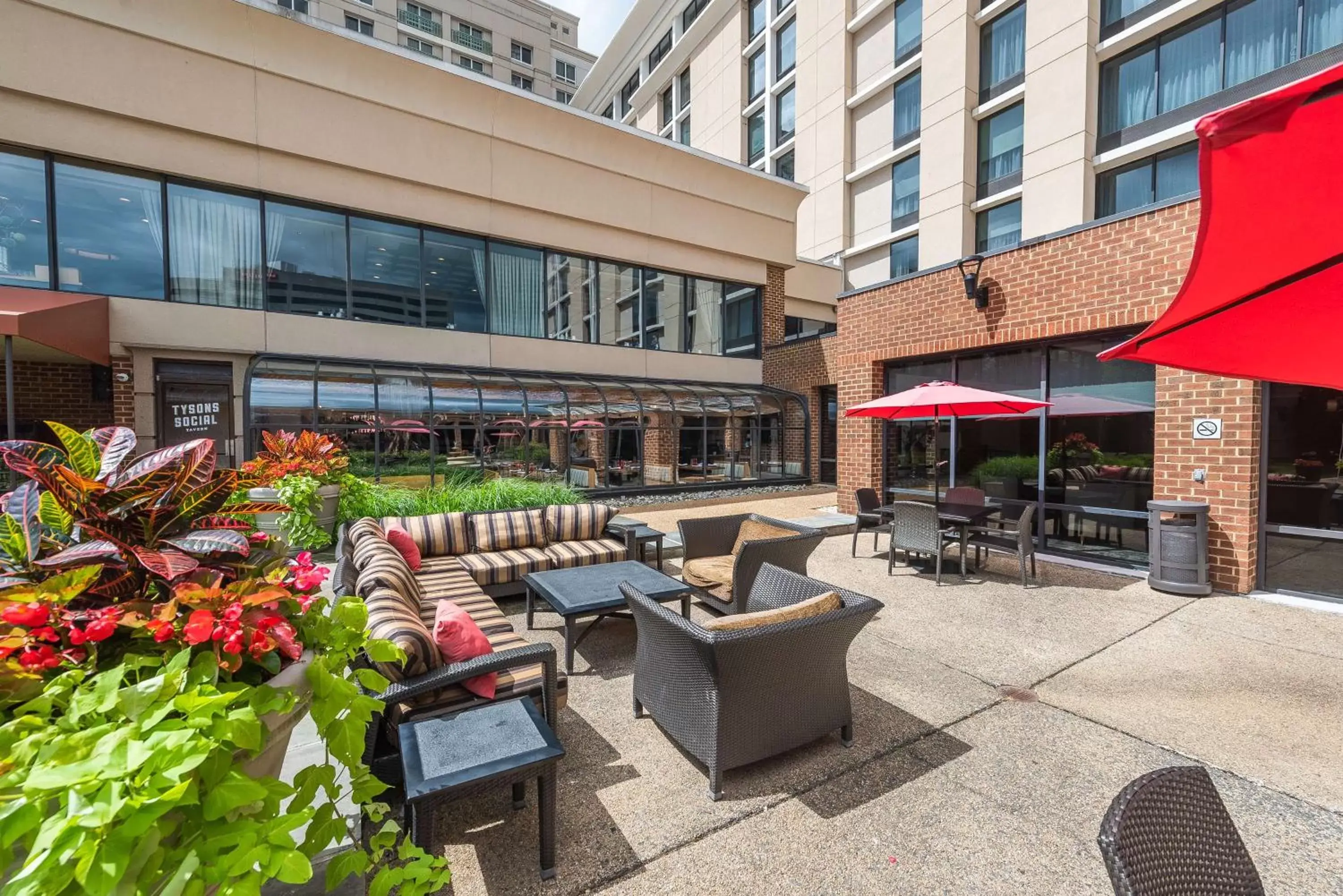 DoubleTree by Hilton McLean Tysons DoubleTree by Hilton McLean Tysons