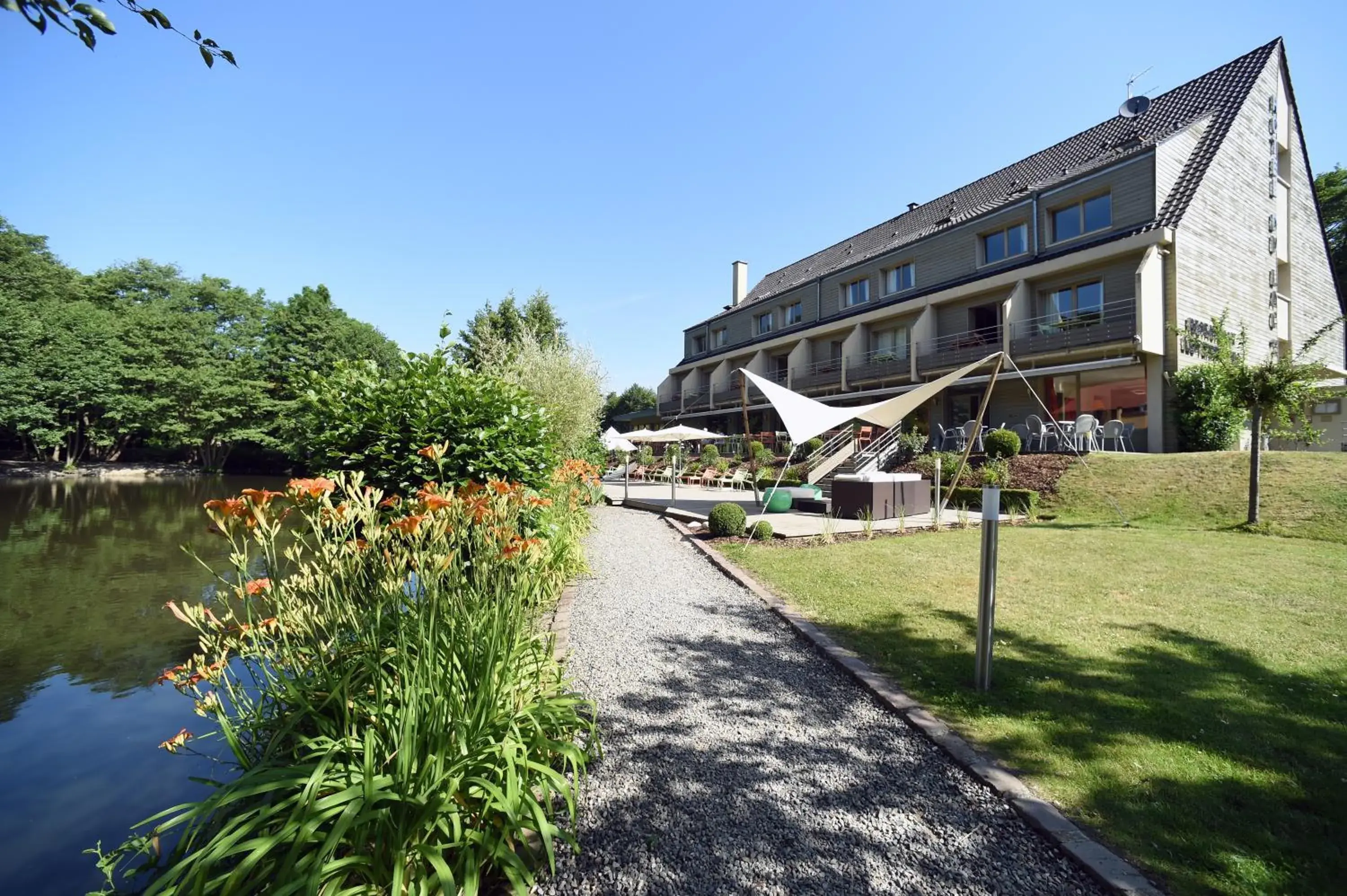 Garden, Property Building in Hotel Du Lac