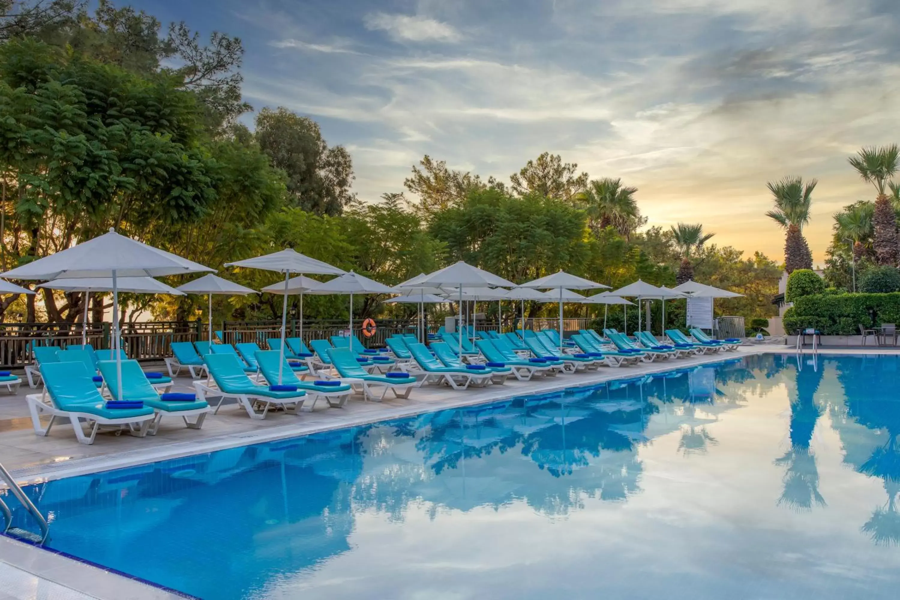 Swimming Pool in Labranda Mares Marmaris Hotel