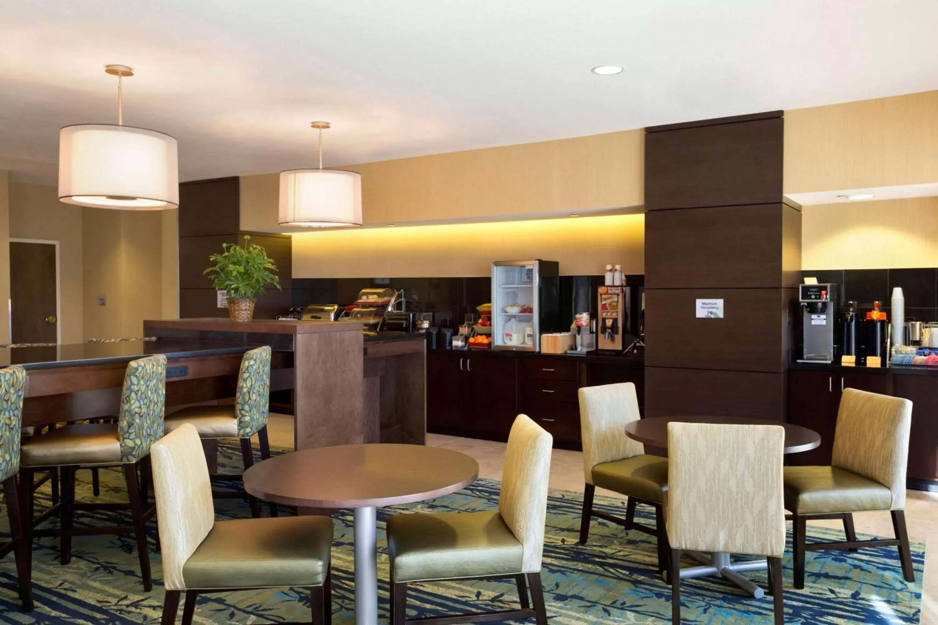 Restaurant/places to eat, Lounge/Bar in Wingate by Wyndham Seminole
