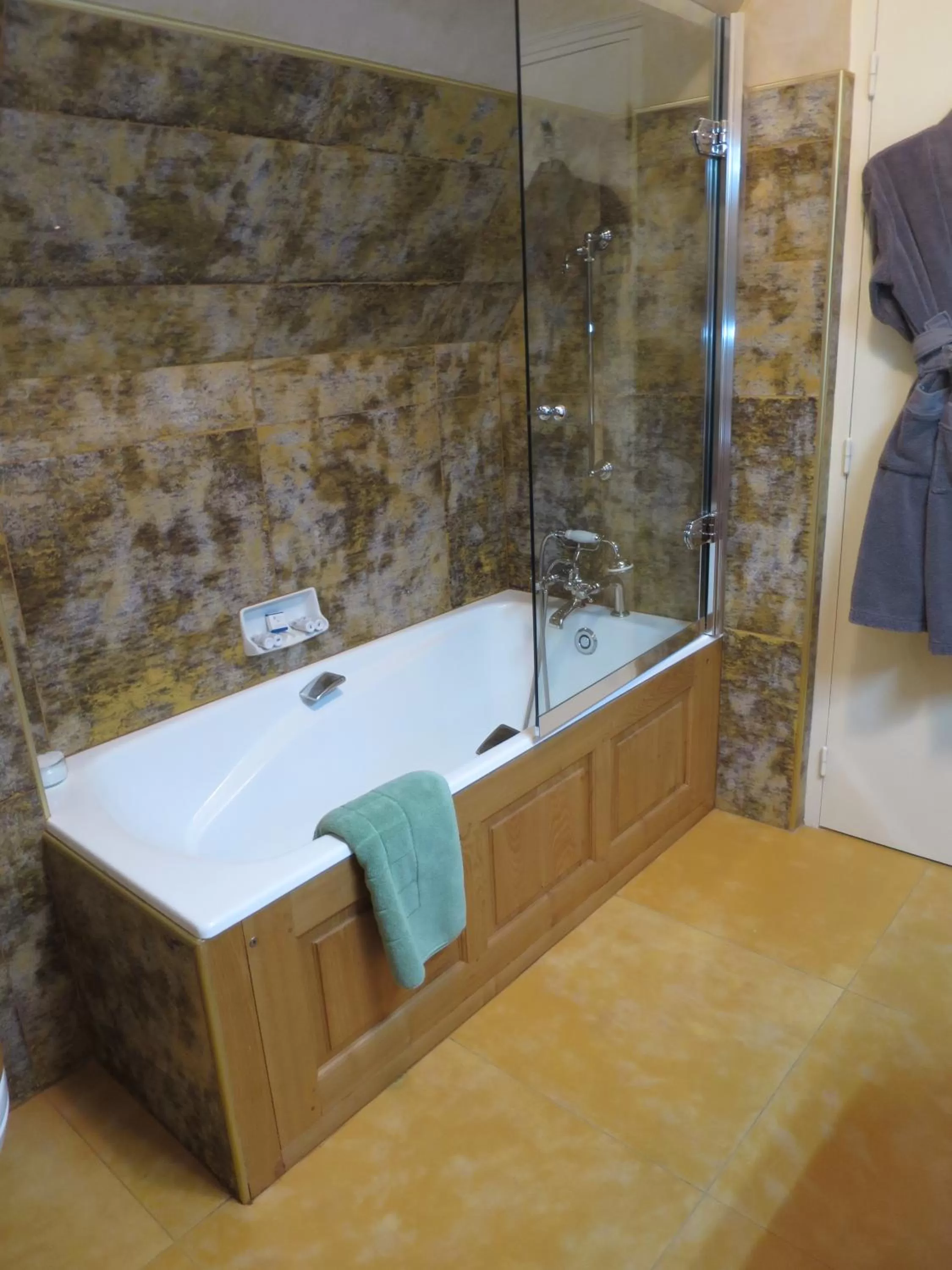 Toilet, Bathroom in KerBlondel