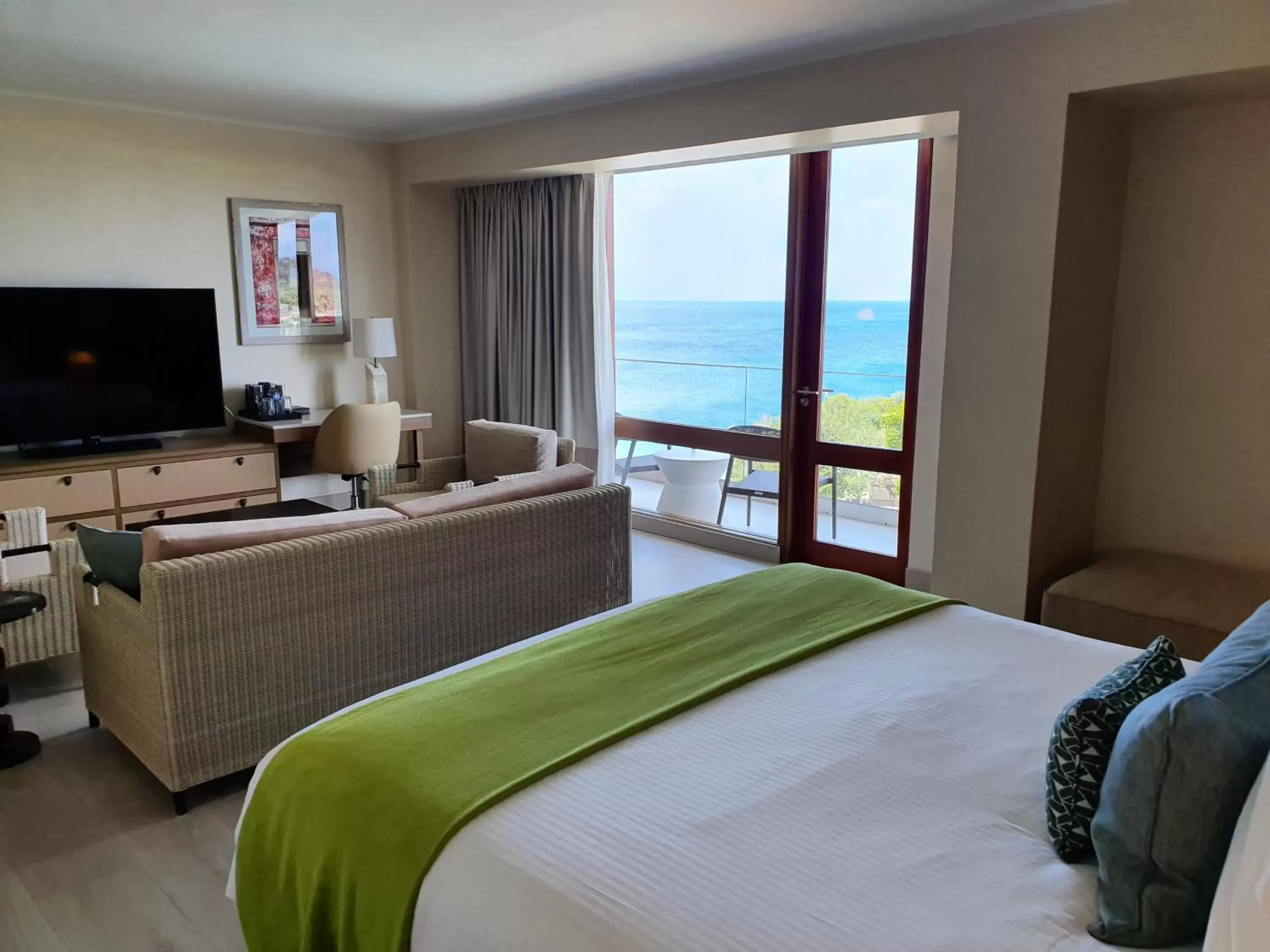 Preferred Club Junior Suite Ocean View King in Dreams Curacao Resort, Spa & Casino