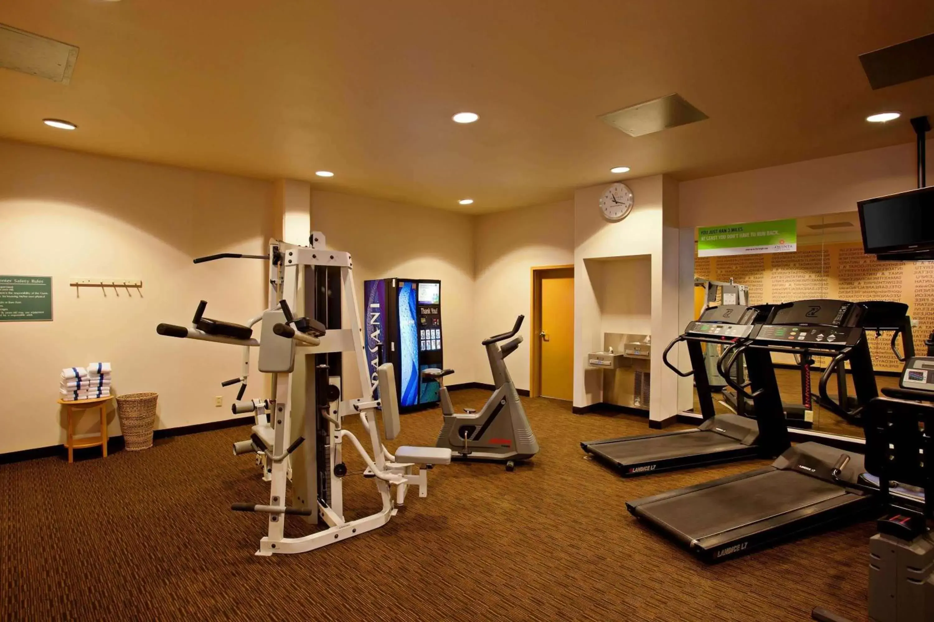 Fitness centre/facilities in La Quinta Inn & Suites by Wyndham Irvine Spectrum Fitness centre/facilities in La Quinta Inn & Suites by Wyndham Irvine Spectrum