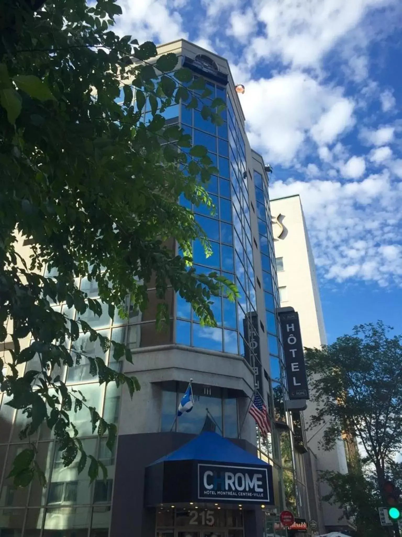 Property building in Hotel Chrome Montreal Centre-Ville