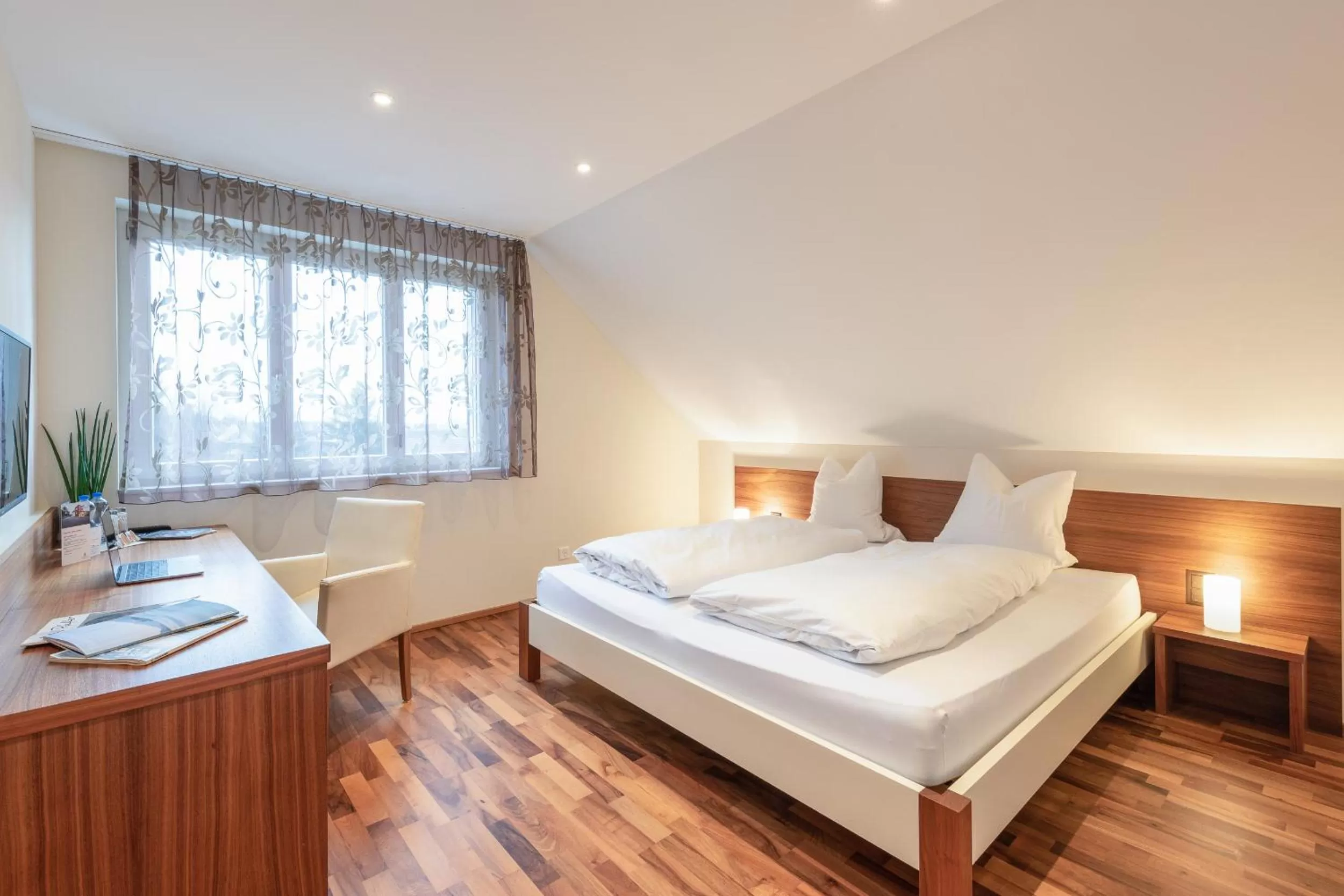 Bed in Hotel Rössli