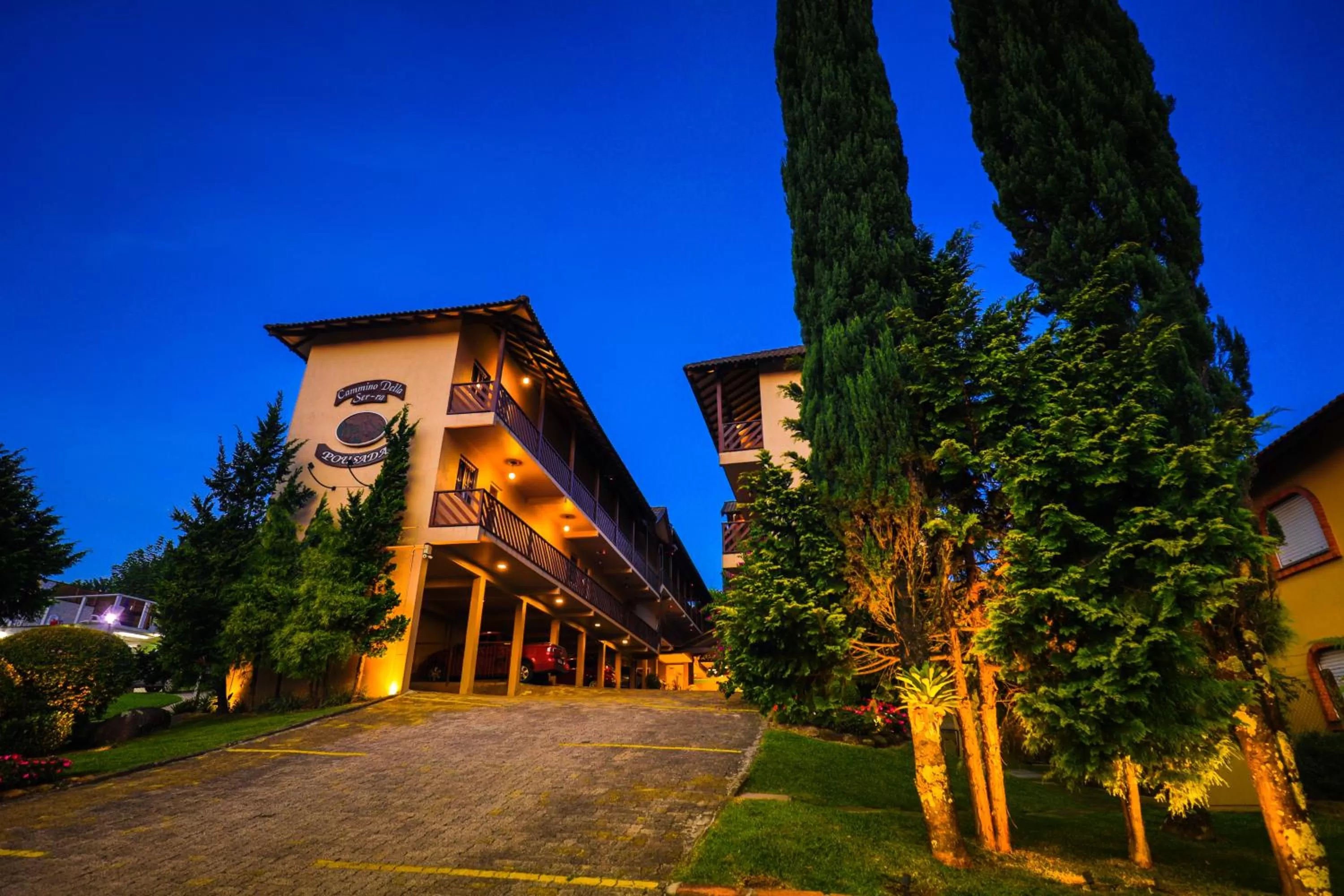 Property Building in Cammino Della Serra