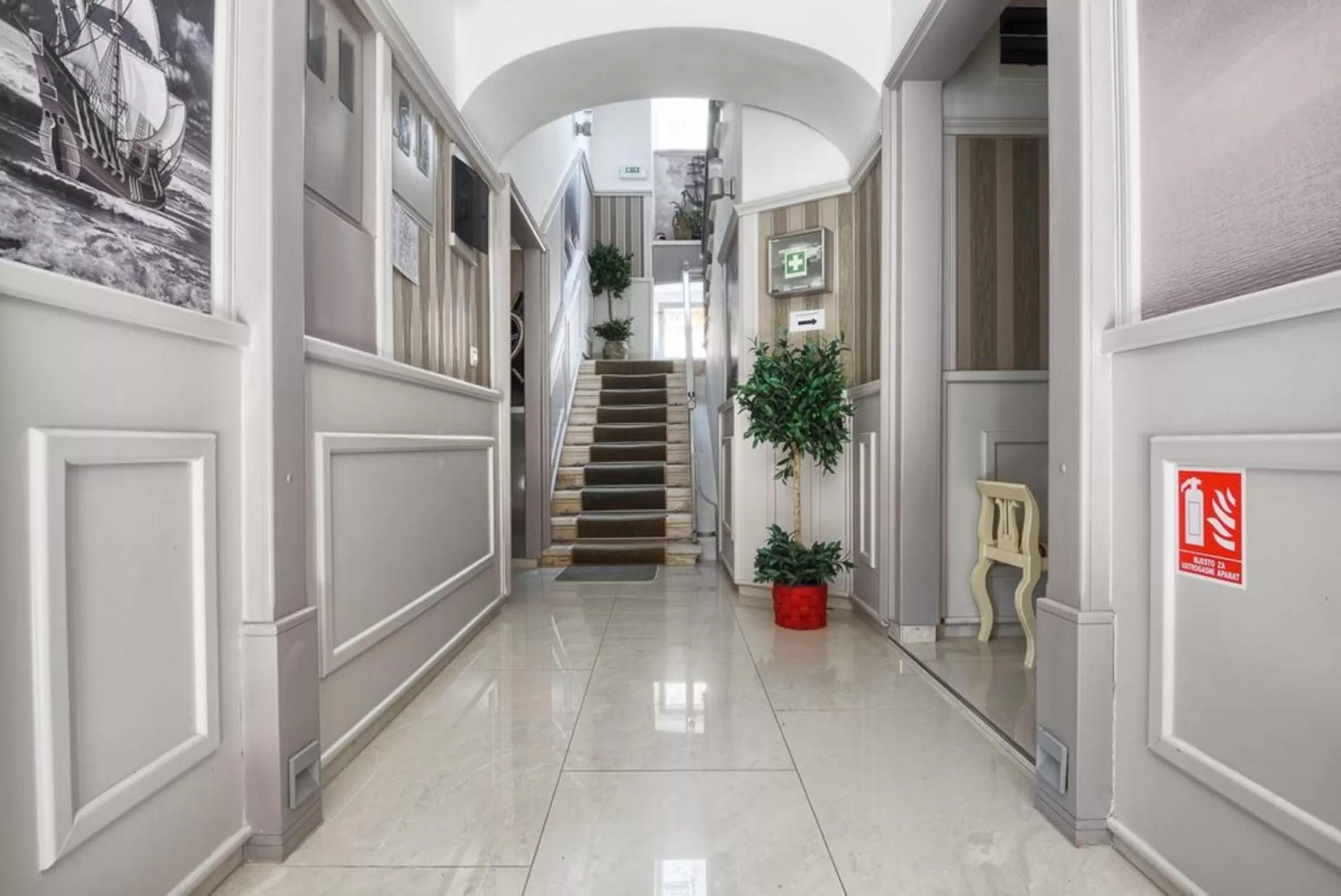 Facade/entrance in Hotel Galija