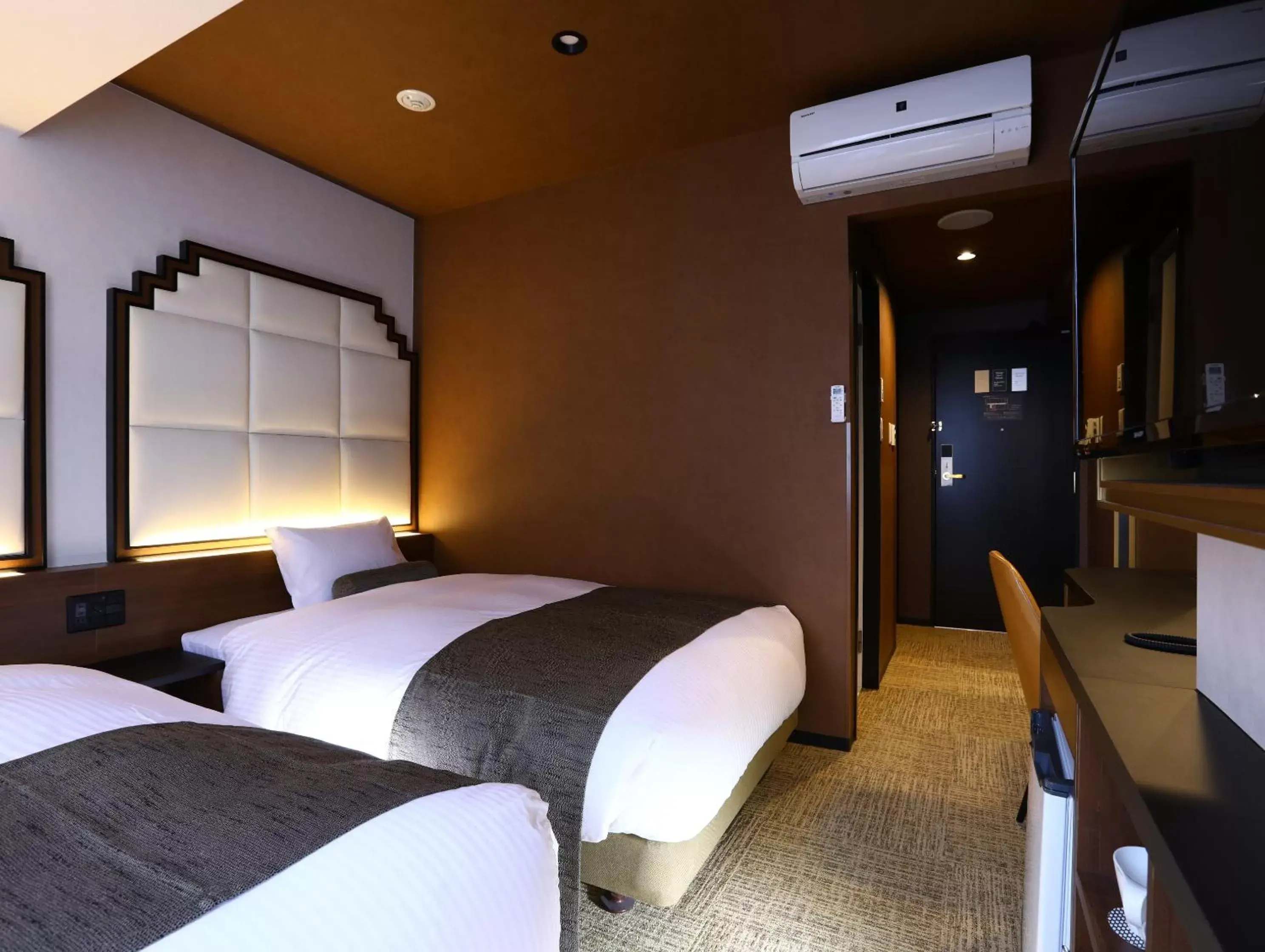 Bed in Hotel Wing International Select Osaka Umeda