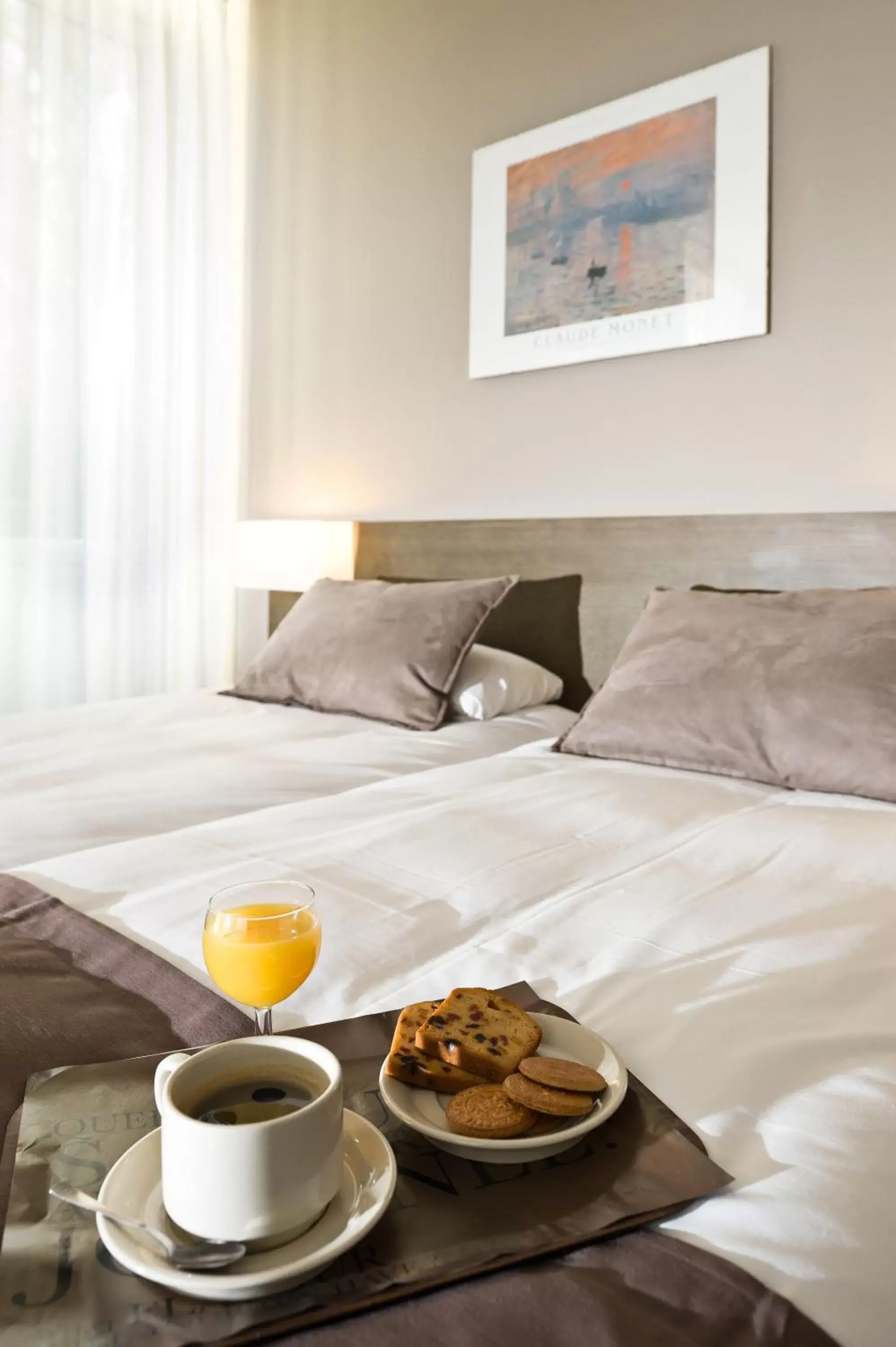 Bed in HOTEL KYRIAD ORANGE Centre A7-A9 - 3 etoiles - HOTEL DES PRINCES