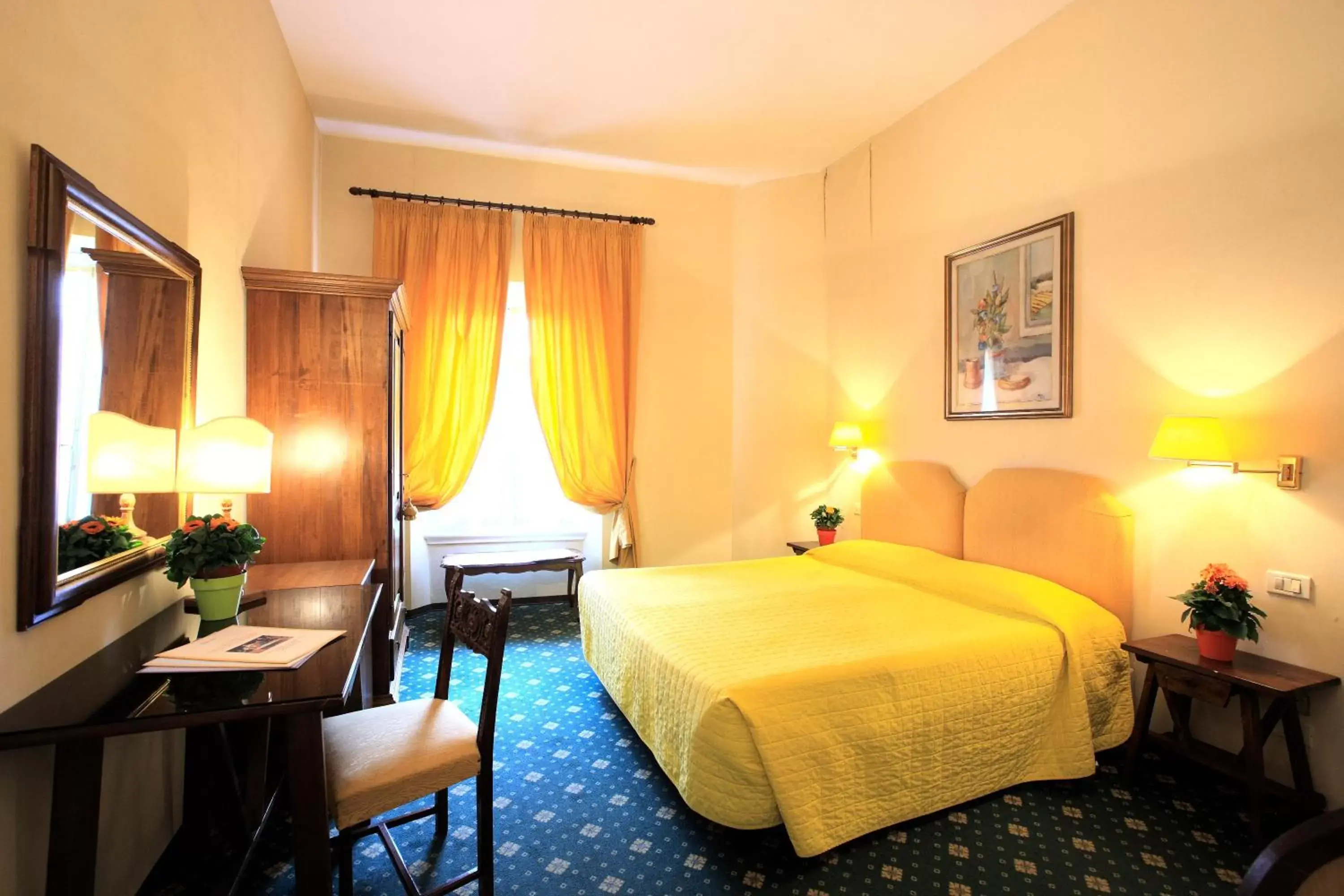 Photo of the whole room, Bed in Hotel S.Giorgio & Olimpic