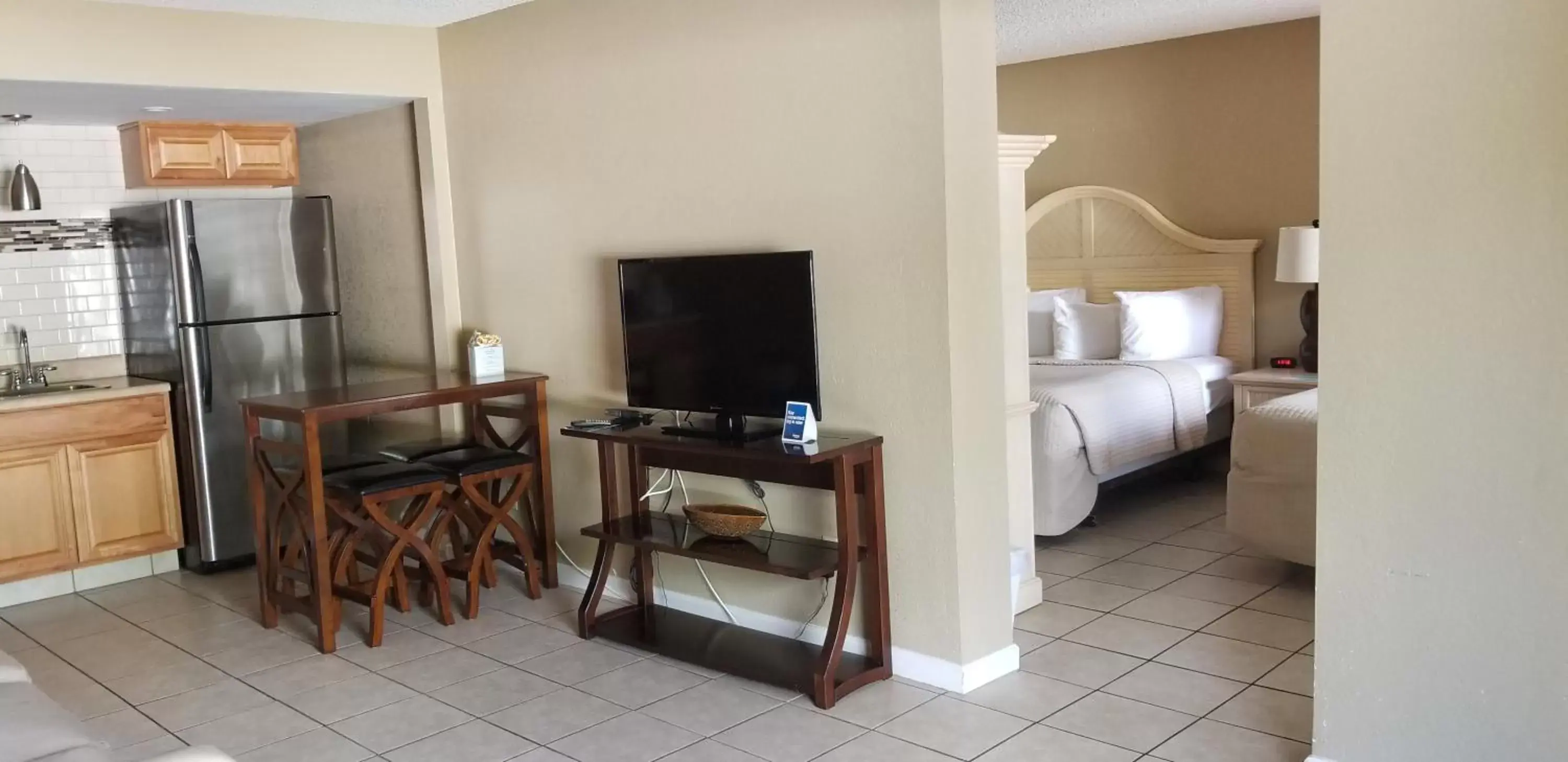 TV and multimedia, TV/Entertainment Center in Days Inn by Wyndham Cocoa Cruiseport West At I-95/524