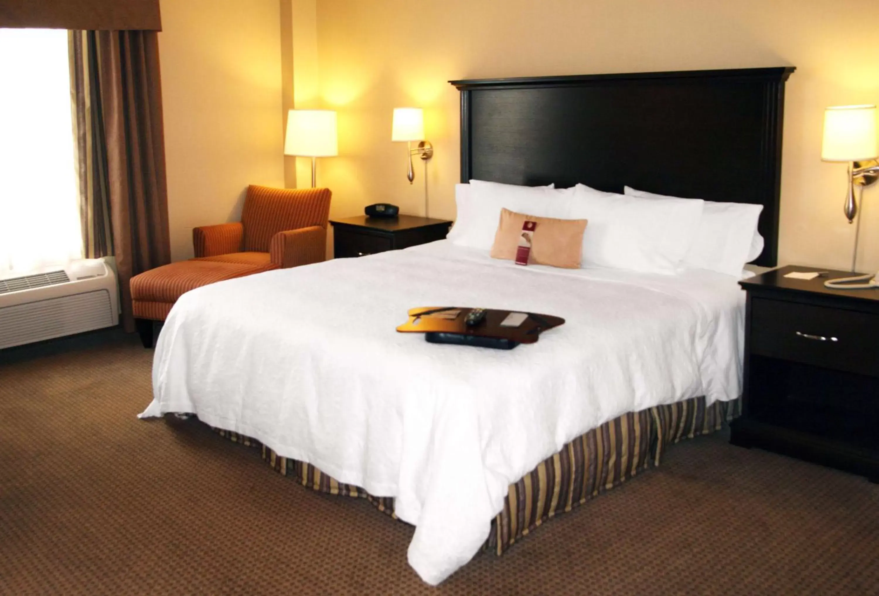 Bed in Hampton Inn & Suites Laval