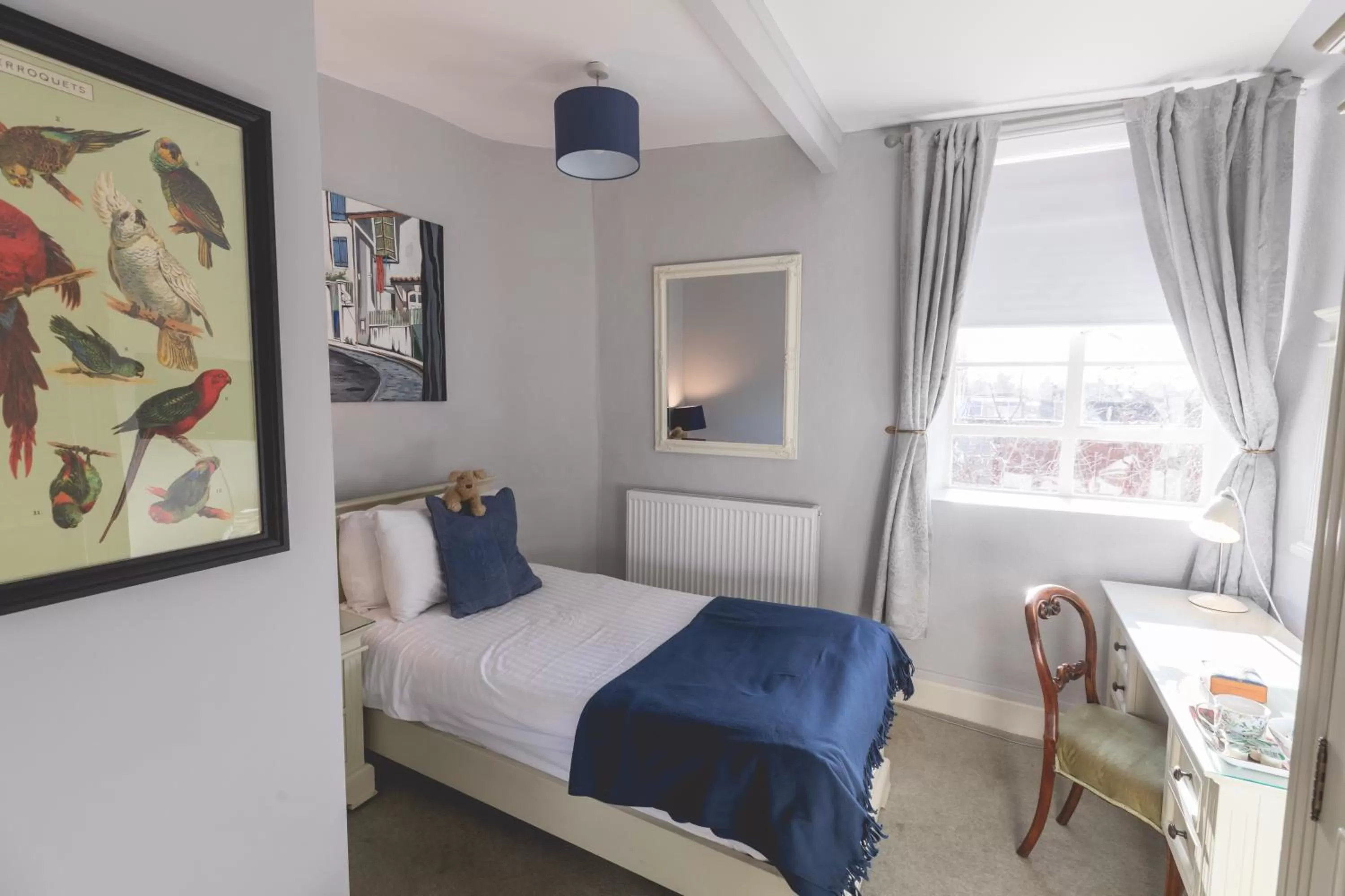 Shower, Bed in The Old Vicarage Hotel & Restaurant