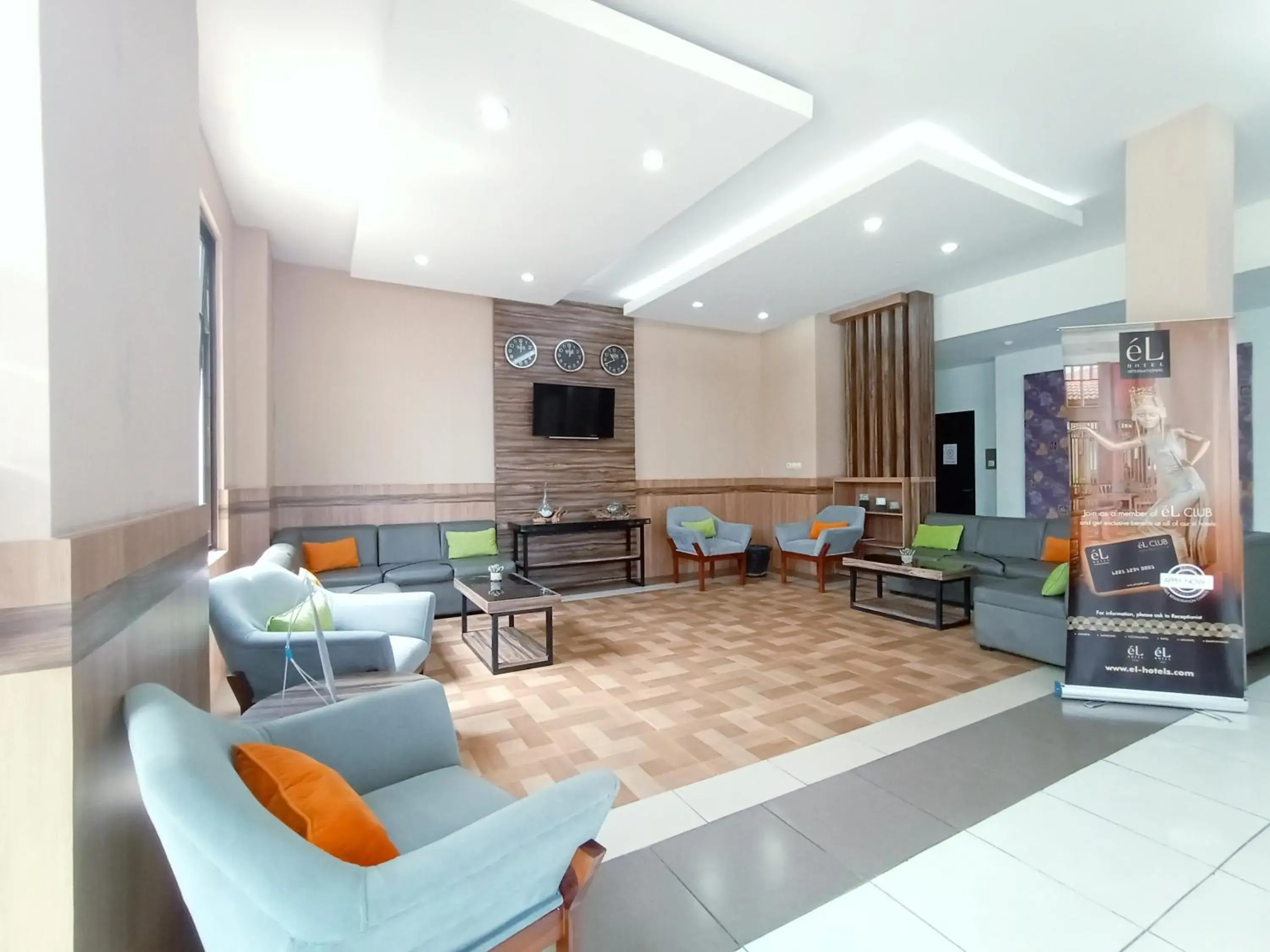 Lobby or reception in eL Hotel Malang Lobby or reception in eL Hotel Malang