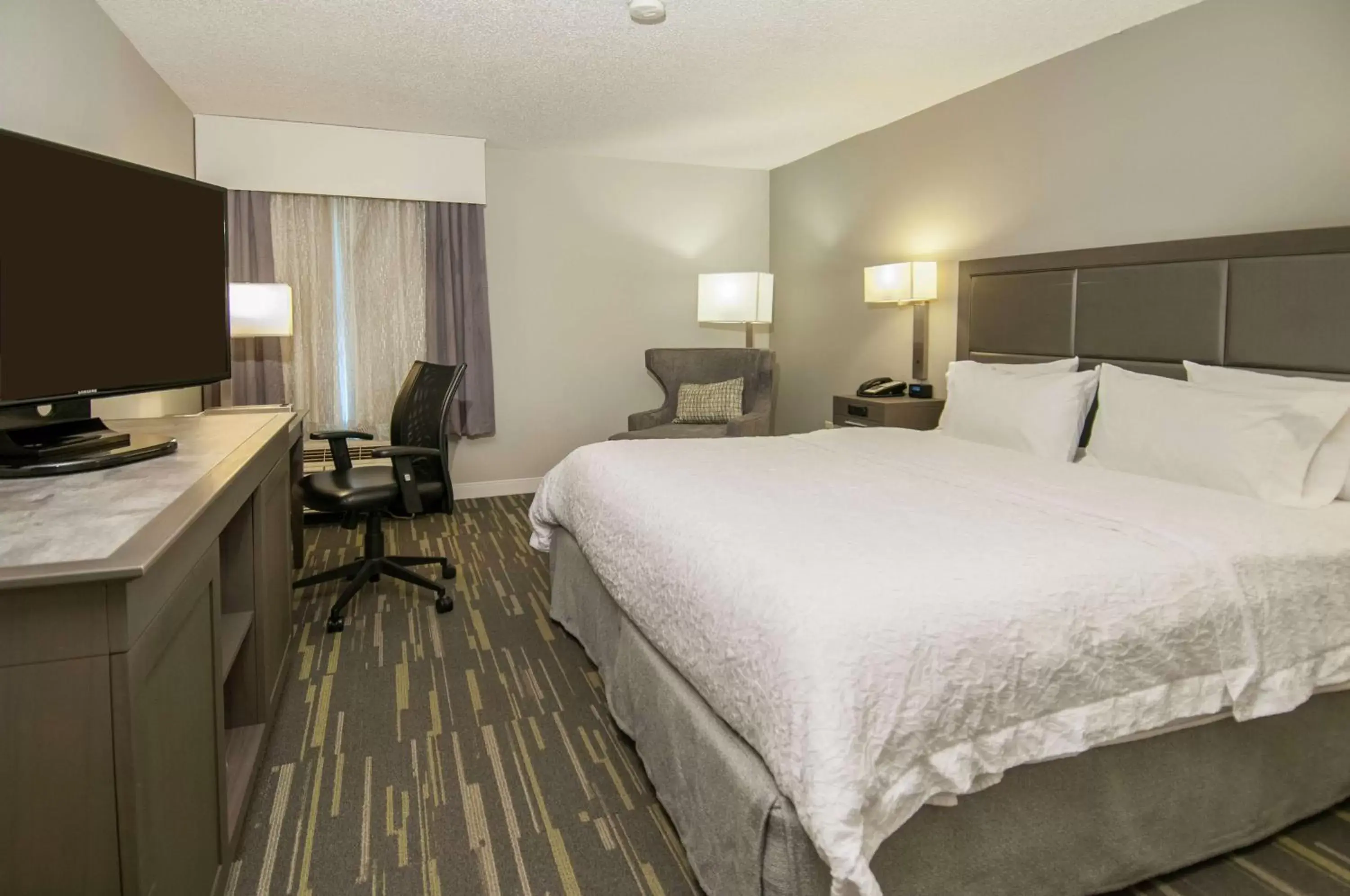 Bedroom, Bed in Hampton Inn Shreveport/Bossier City