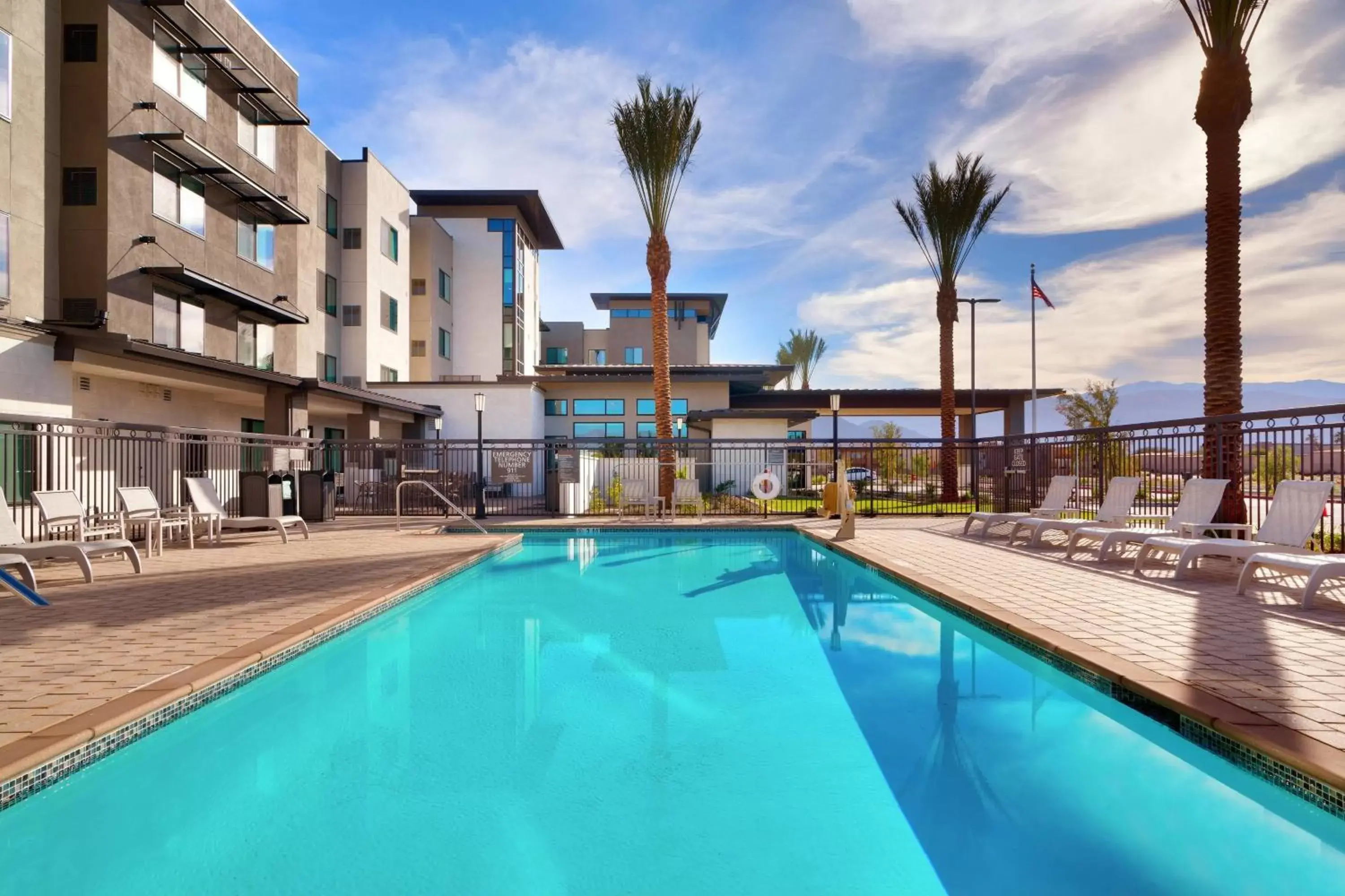 Swimming Pool in Residence Inn by Marriott La Quinta