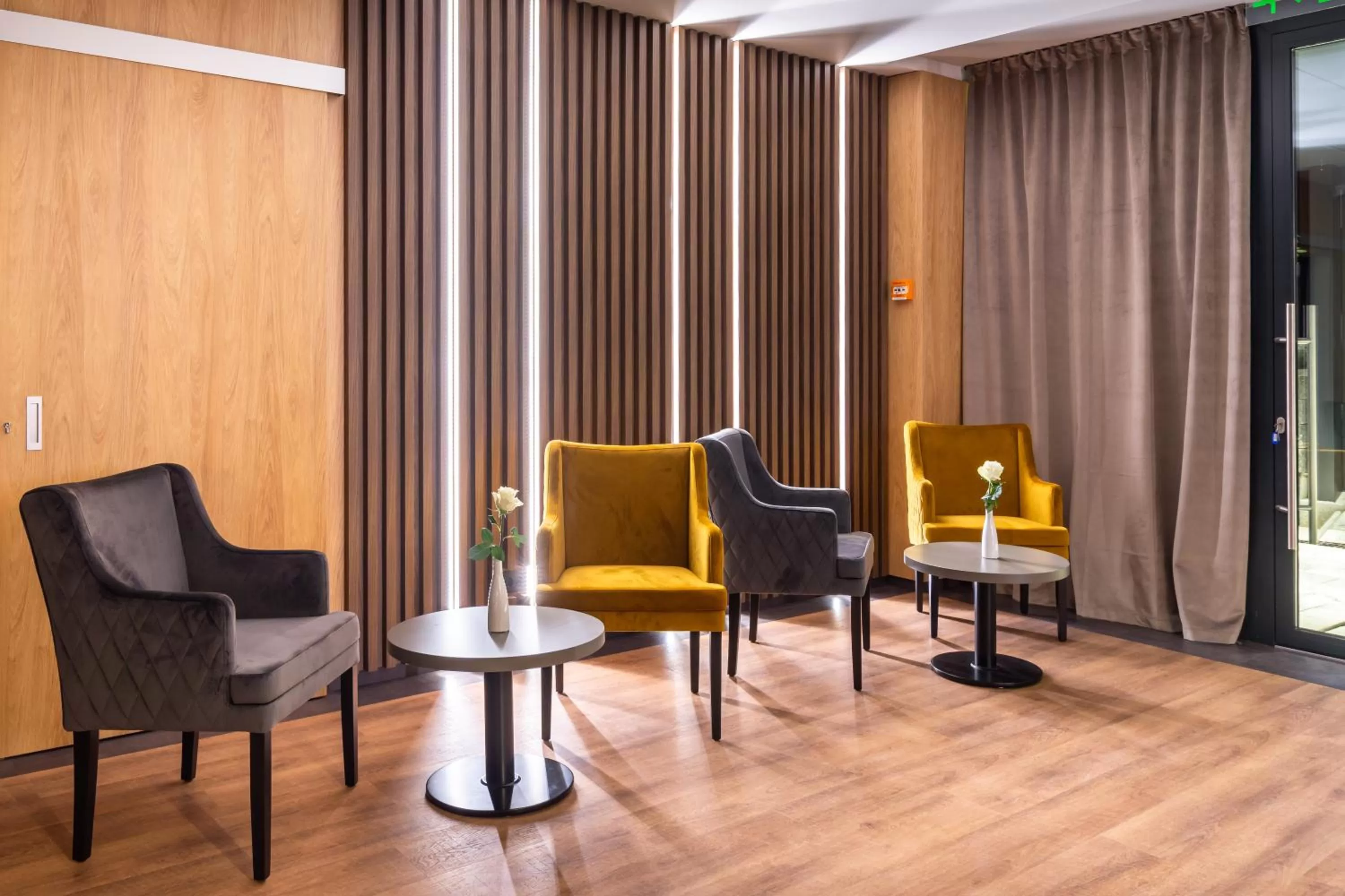 Lobby or reception in Aparthotel NOX