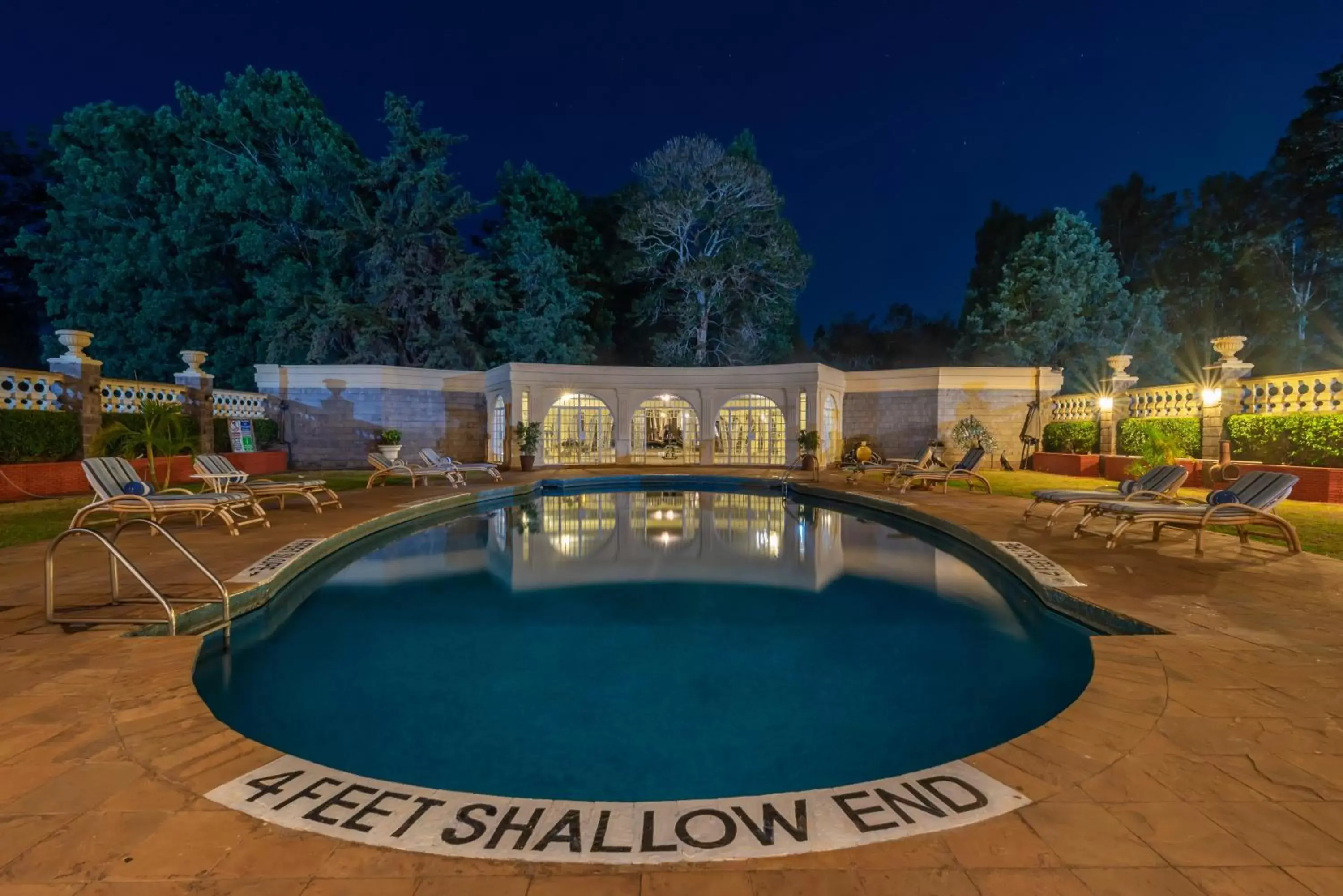 Swimming pool in Muthu Sovereign Suites & Spa, Limuru Road, Nairobi Swimming pool in Muthu Sovereign Suites & Spa, Limuru Road, Nairobi