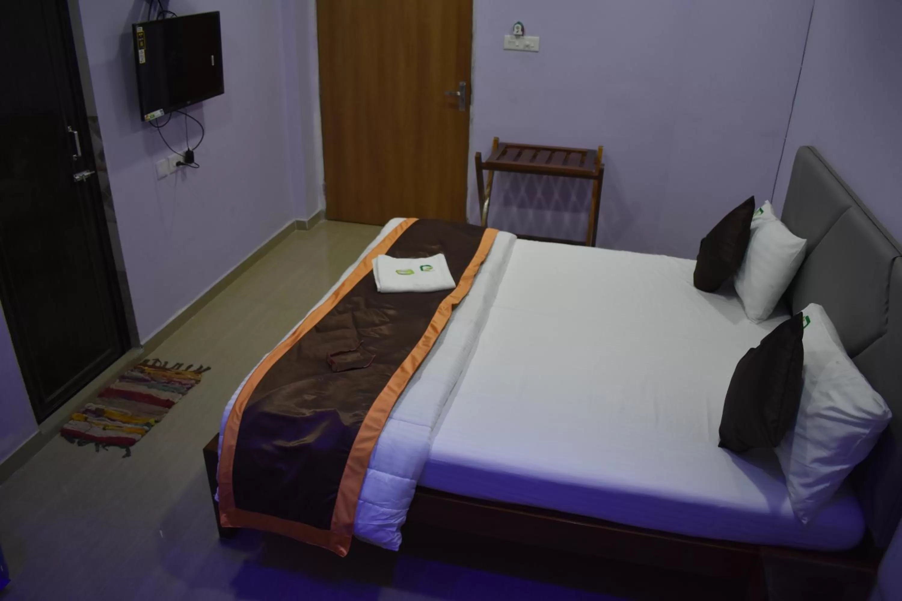 Bedroom, Bed in HOTEL PURI GREENS