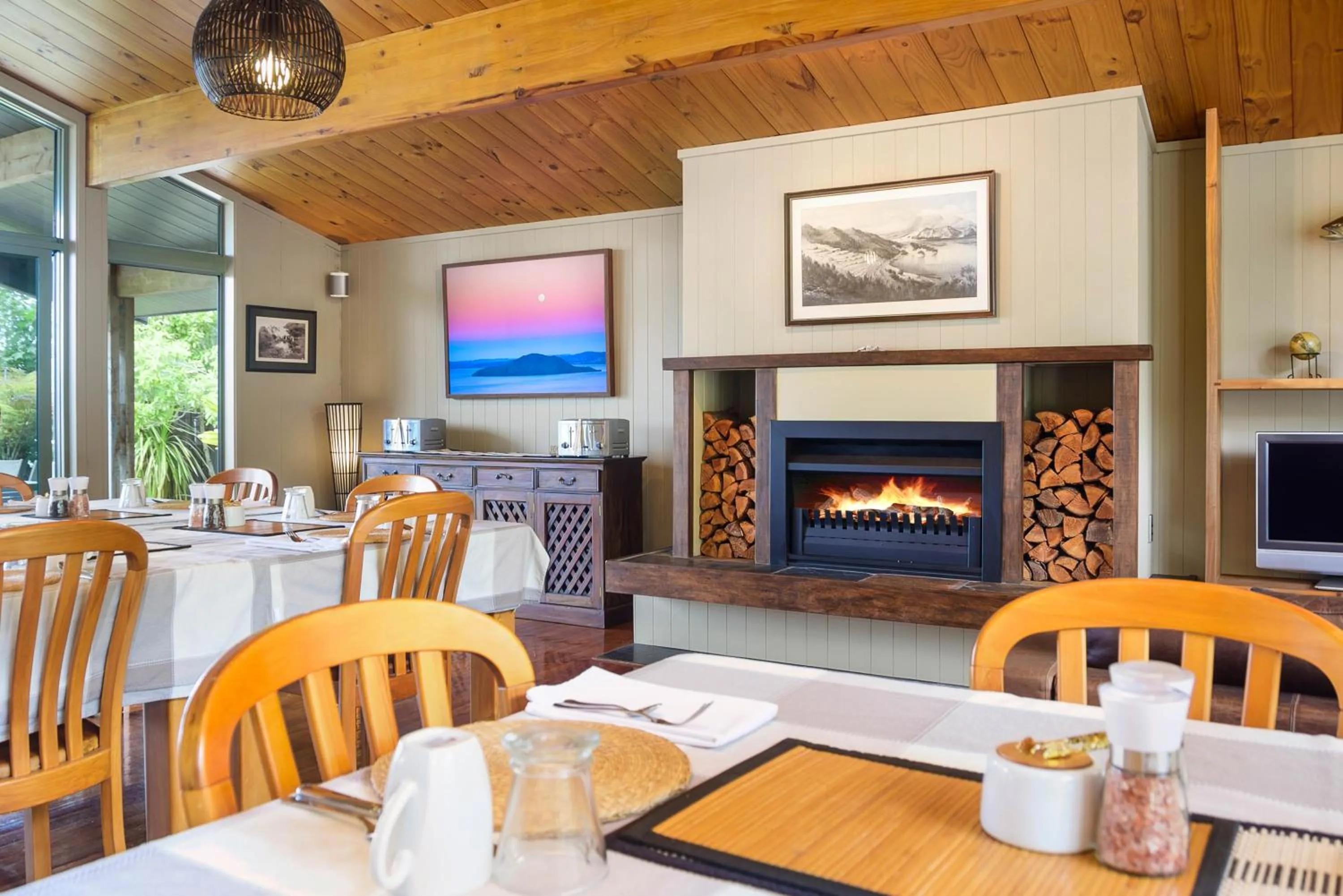 Restaurant/places to eat in Koura Lodge