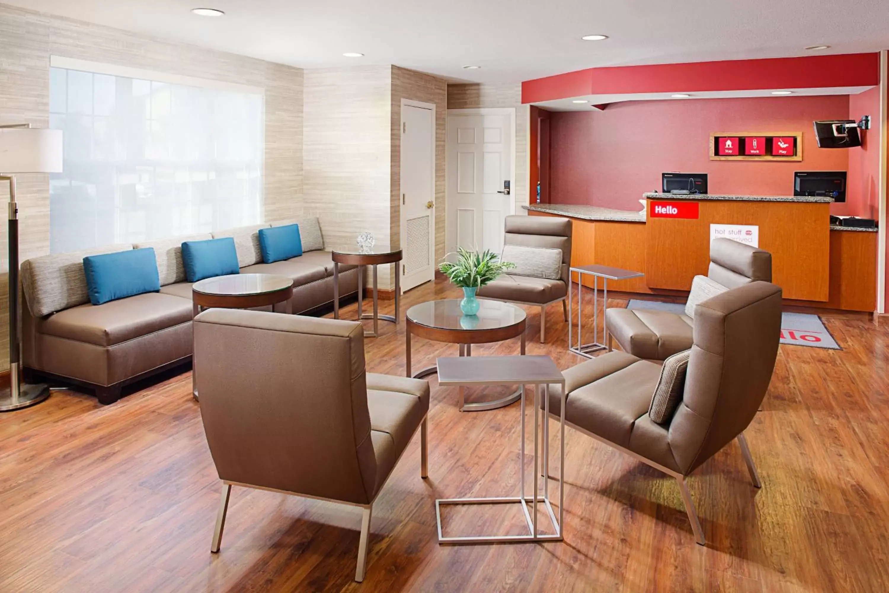 Lobby or reception, Seating Area in TownePlace Suites Manchester-Boston Regional Airport