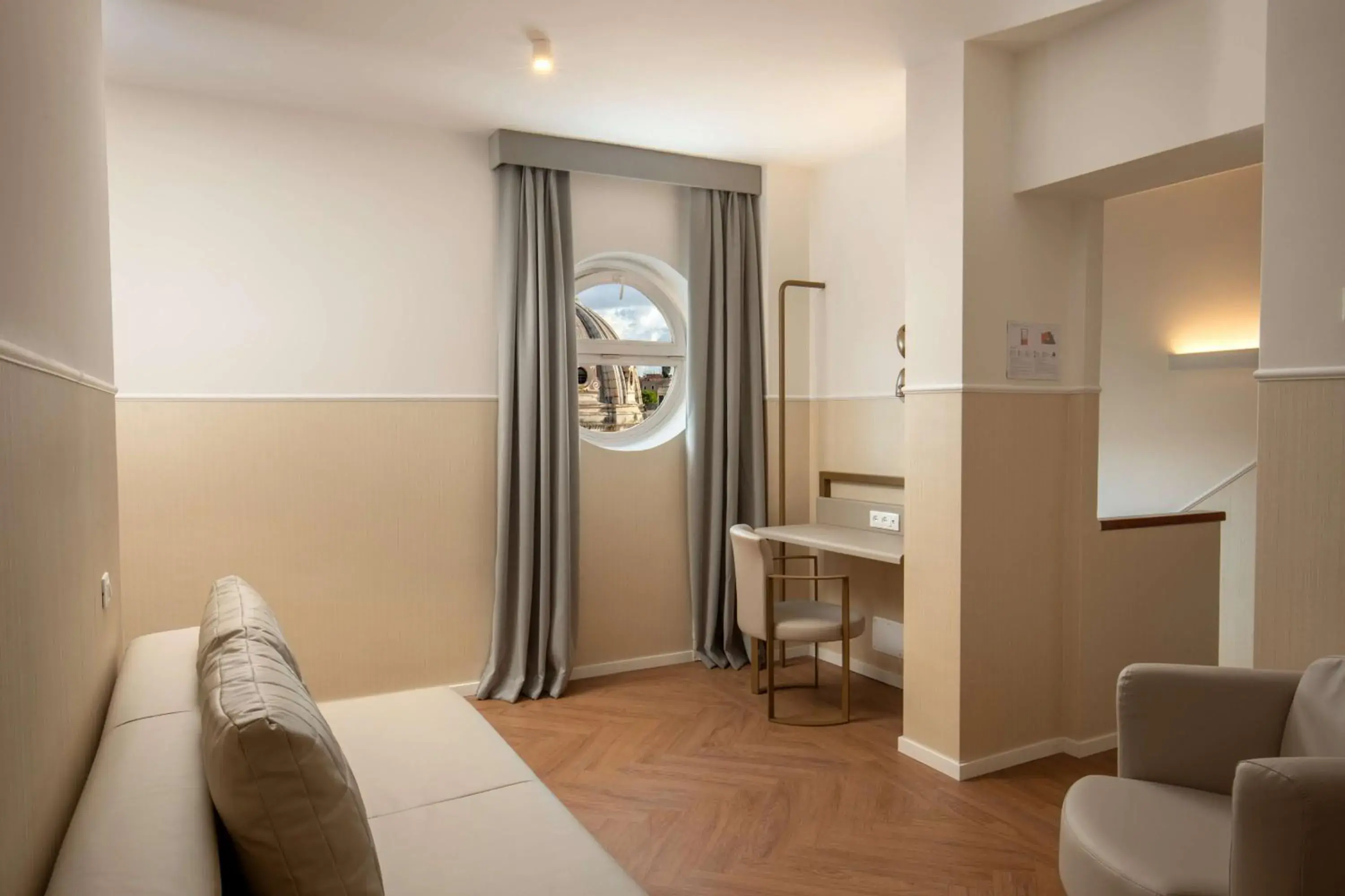 Bedroom in Cosmopolita Rome Colosseum, Tapestry Collection by Hilton Bedroom in Cosmopolita Rome Colosseum, Tapestry Collection by Hilton