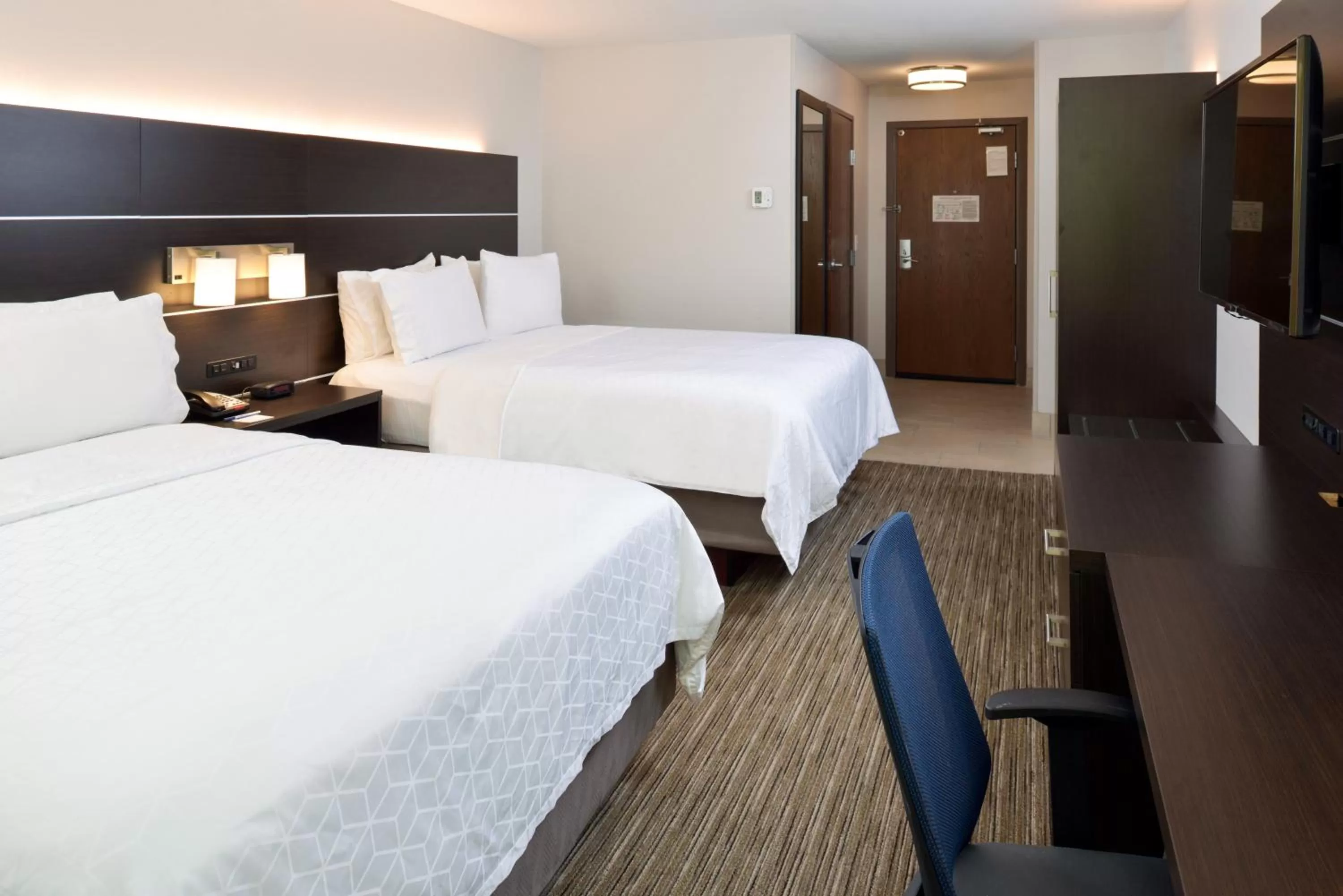 Photo of the whole room, Bed in Holiday Inn Express & Suites Pueblo by IHG