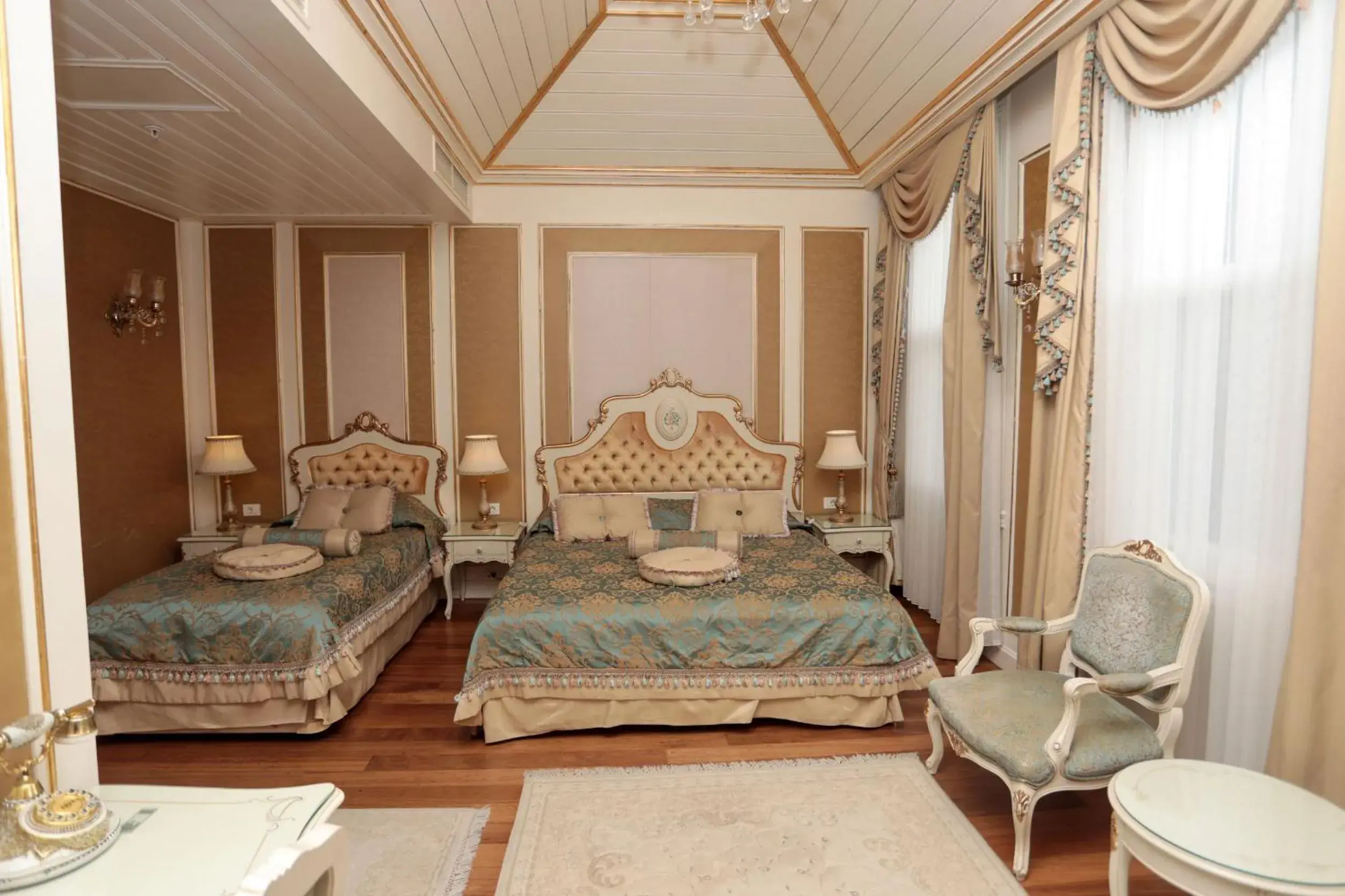 Photo of the whole room, Bed in Limak Thermal Boutique Hotel